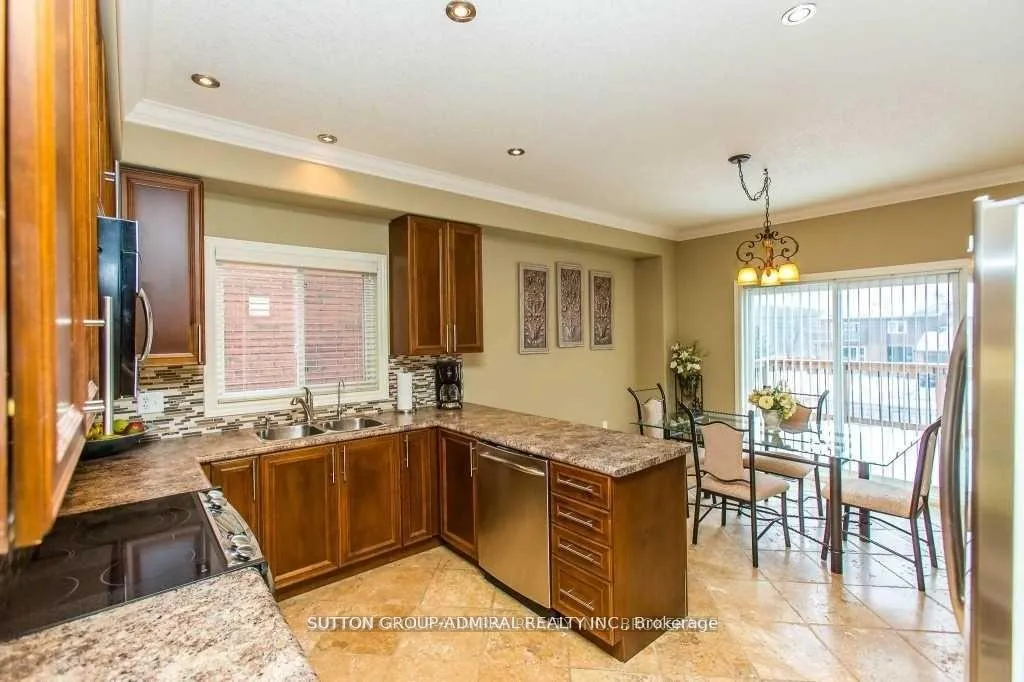 Photo 8 of 62 Dunnett Drive, Barrie, Ardagh — HOMEH