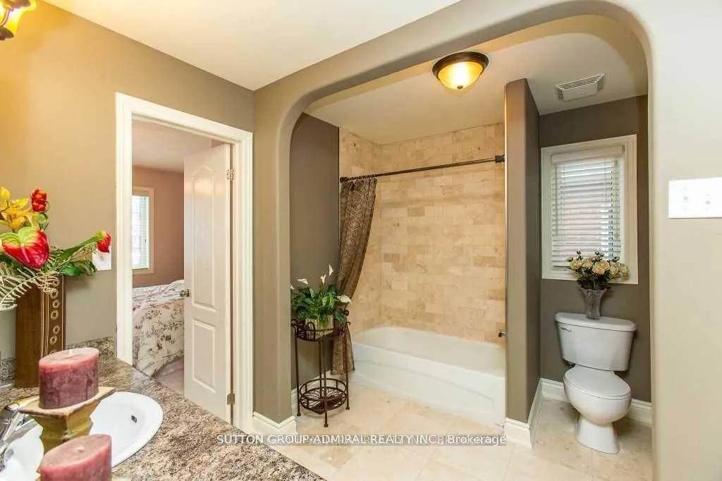 Photo 24 of 62 Dunnett Drive, Barrie, Ardagh — HOMEH
