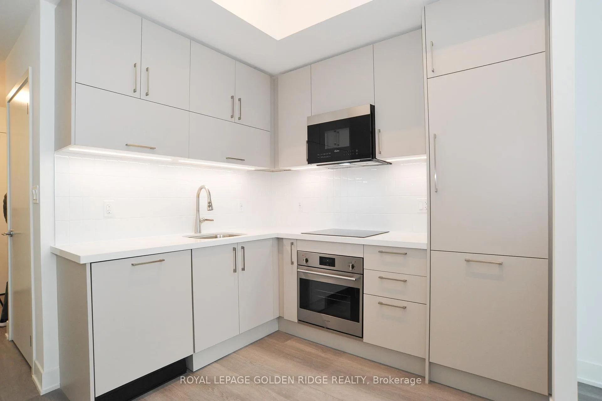 Photo 3 of Unit 310, 38 Andre de Grasse Street, Markham, Unionville — HOMEH