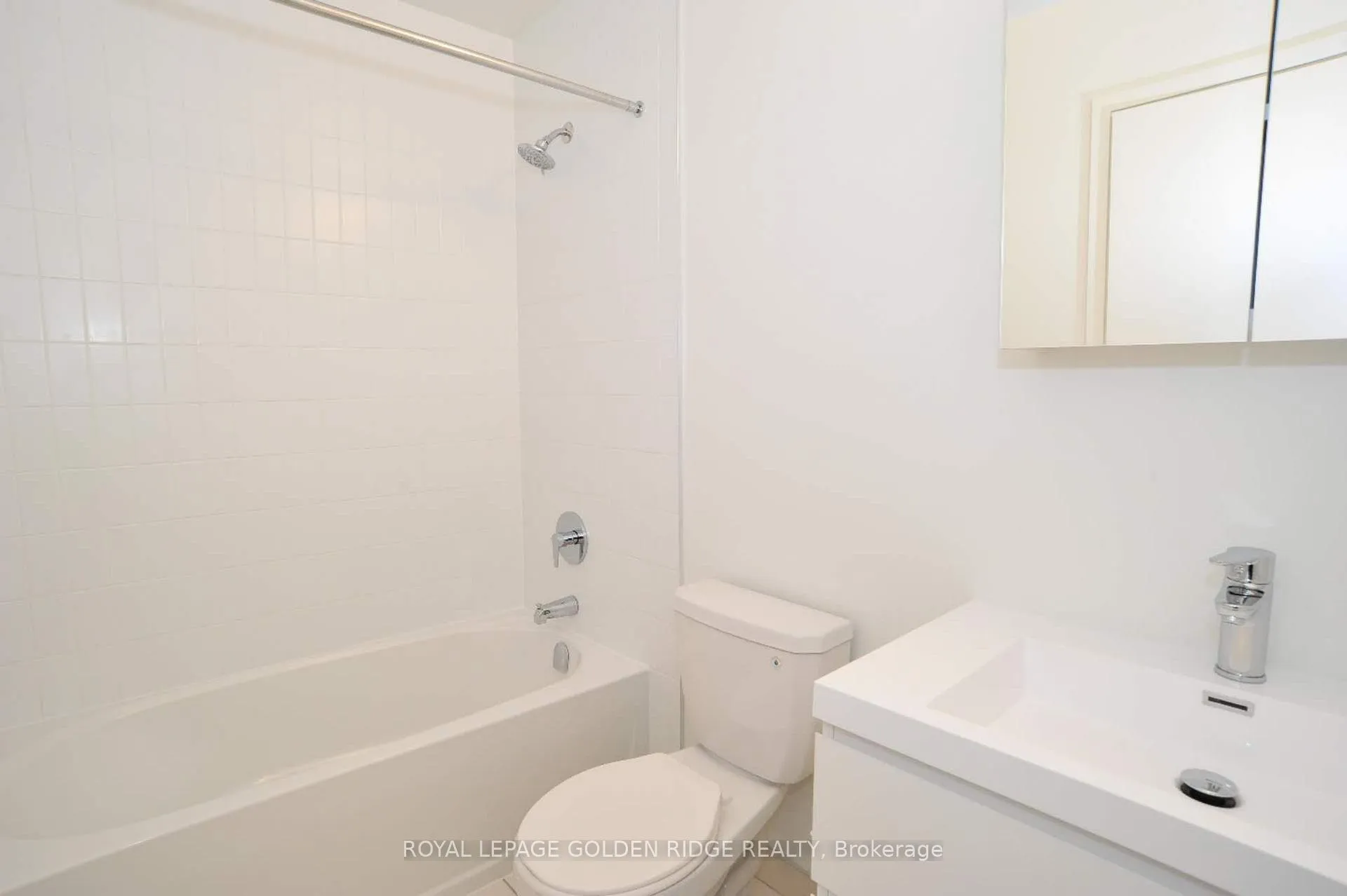 Photo 6 of Unit 310, 38 Andre de Grasse Street, Markham, Unionville — HOMEH