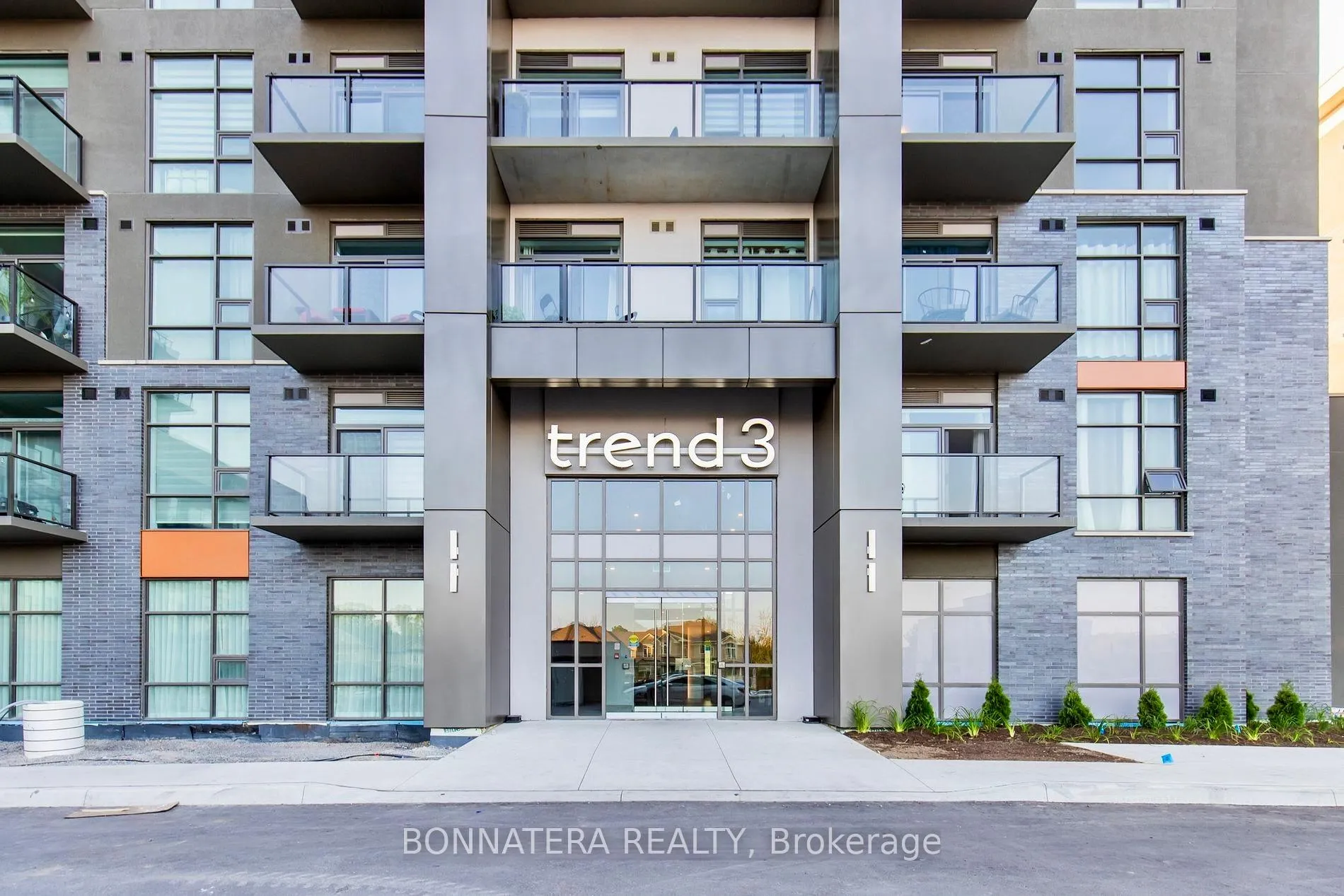 Photo 2 of Unit 1113, 470 Dundas Street E, Hamilton, Waterdown — HOMEH