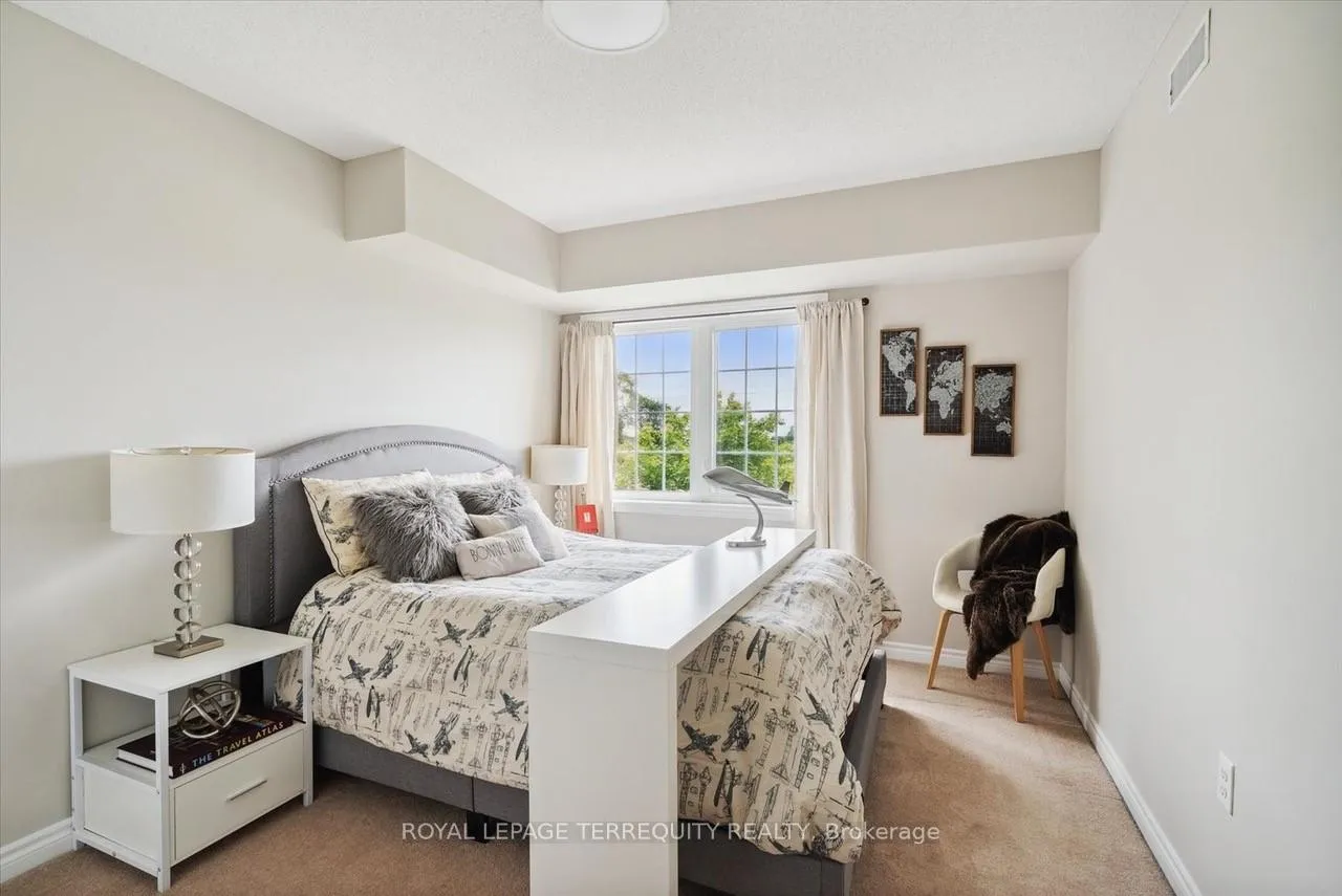 Photo 6 of Unit 12, 137 Sydenham Wells, Barrie, Georgian Drive — HOMEH