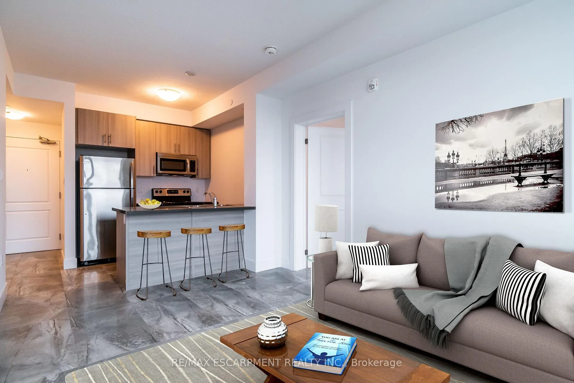 Photo 4 of Unit 523, 125 Shoreview Place, Hamilton, Stoney Creek — HOMEH