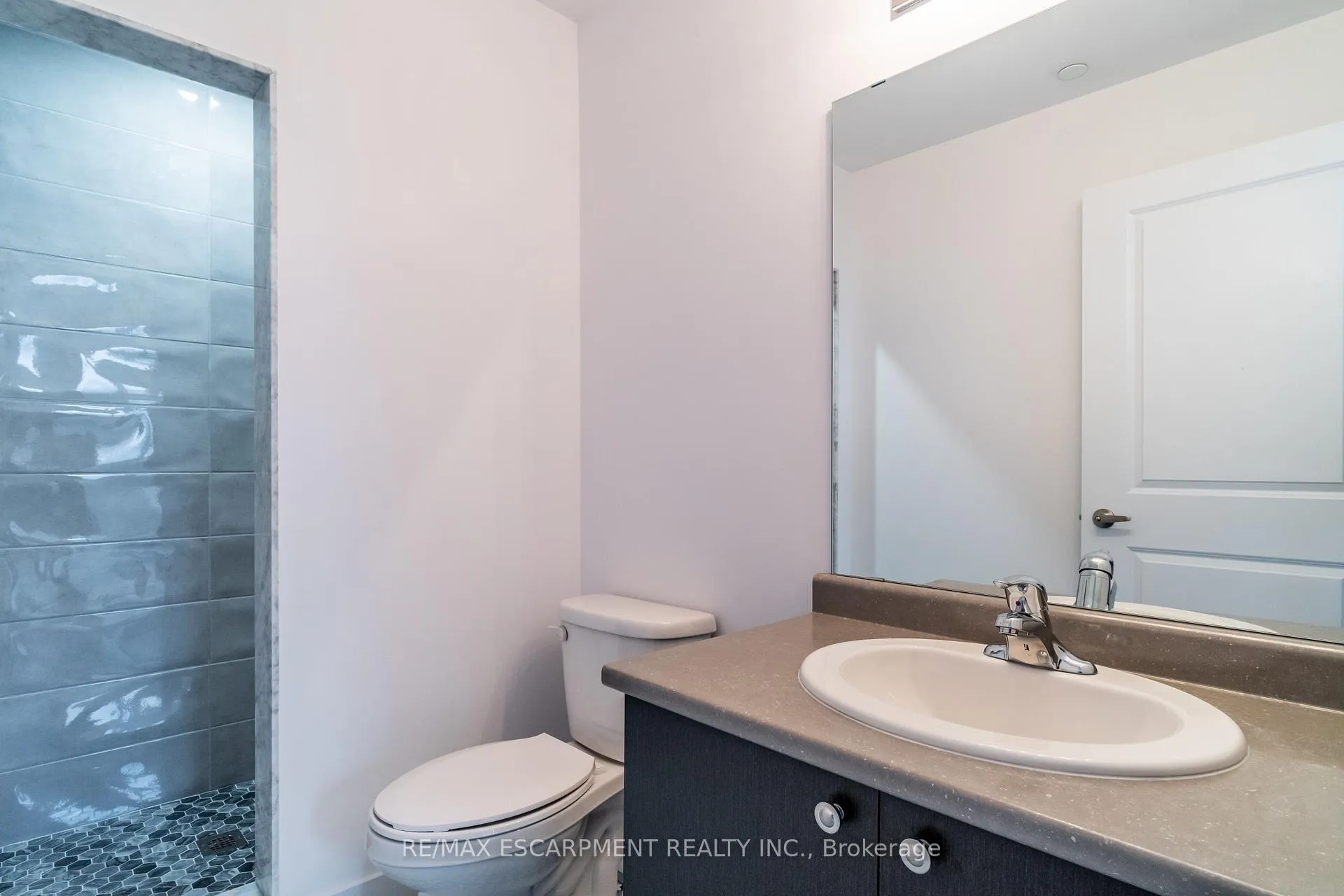 Photo 9 of Unit 523, 125 Shoreview Place, Hamilton, Stoney Creek — HOMEH
