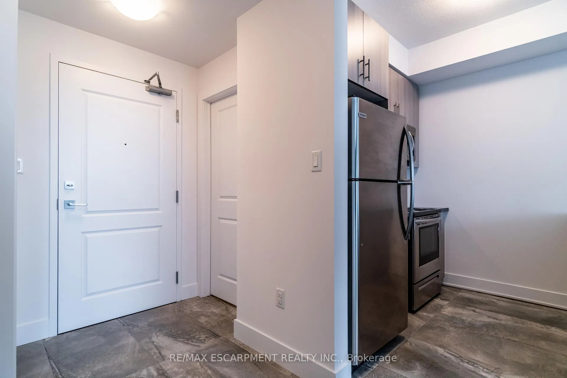 Photo 10 of Unit 523, 125 Shoreview Place, Hamilton, Stoney Creek — HOMEH