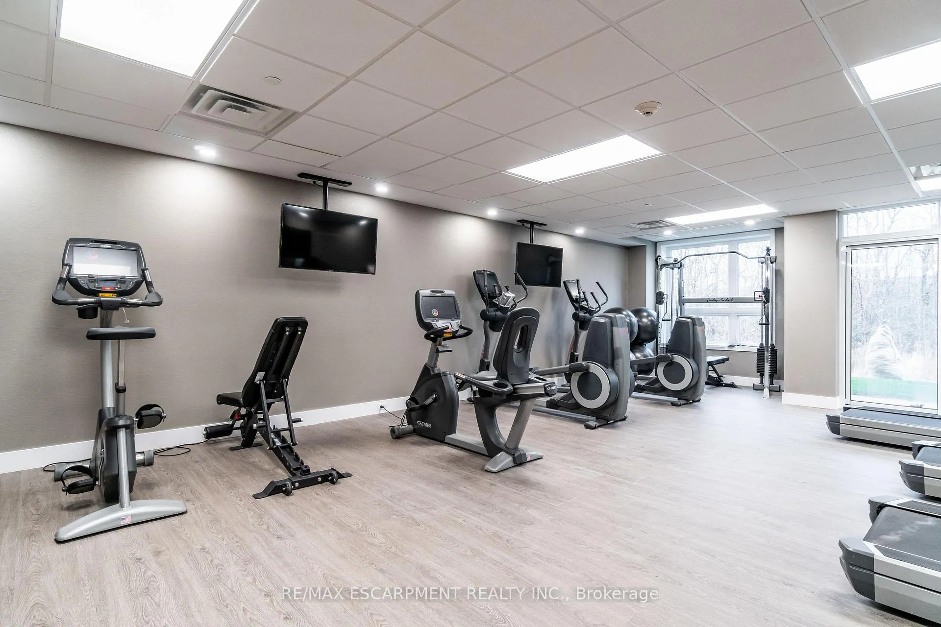 Photo 13 of Unit 523, 125 Shoreview Place, Hamilton, Stoney Creek — HOMEH