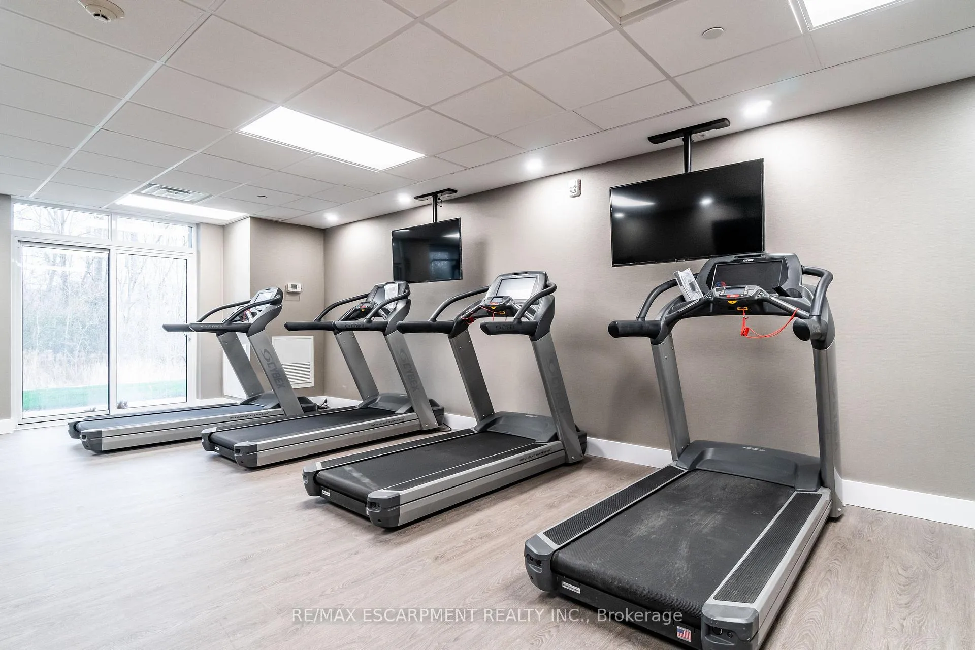 Photo 14 of Unit 523, 125 Shoreview Place, Hamilton, Stoney Creek — HOMEH