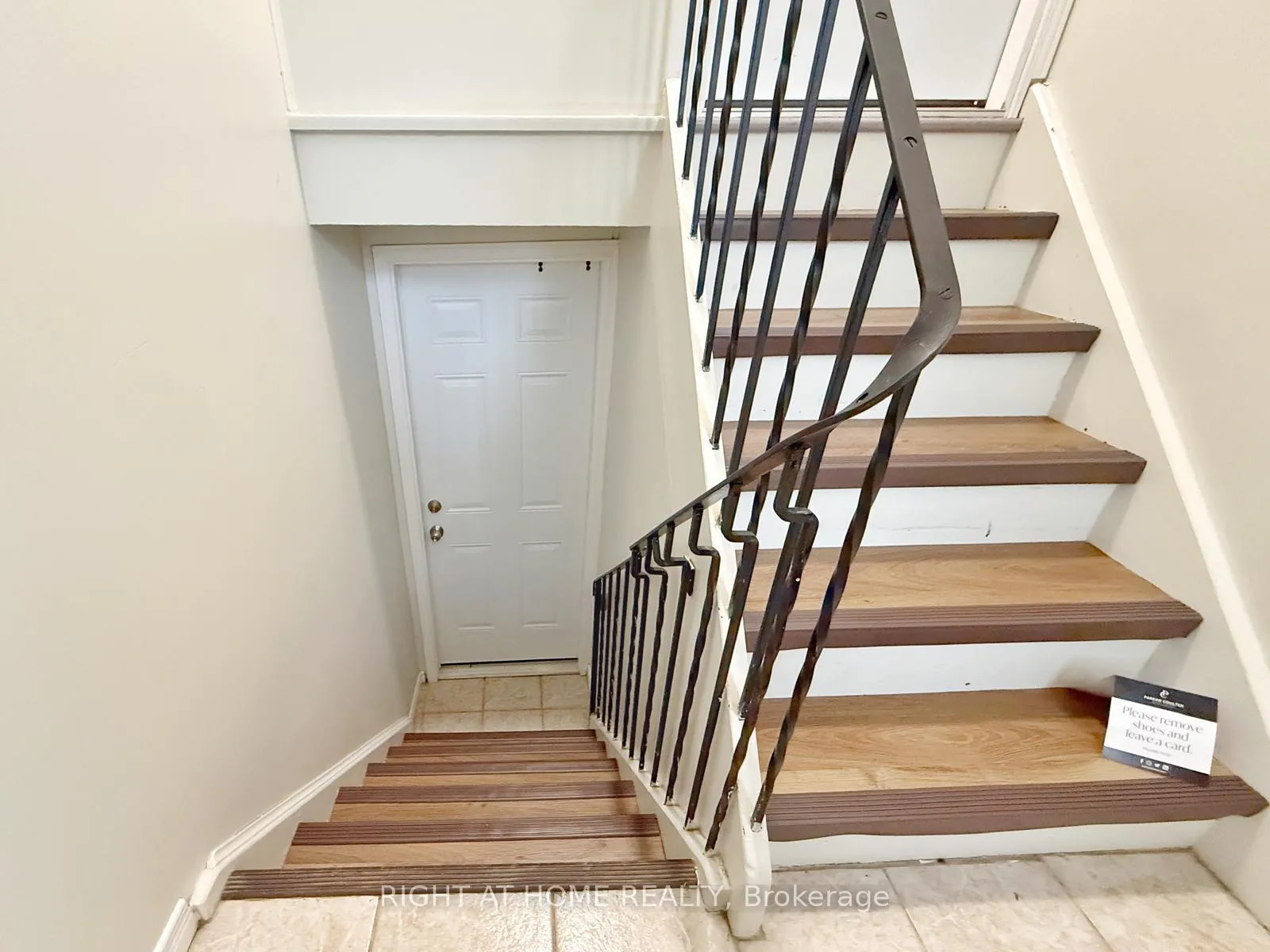 Photo 2 of Unit Lower Unit, 183 Rose Street, Barrie, City Centre — HOMEH