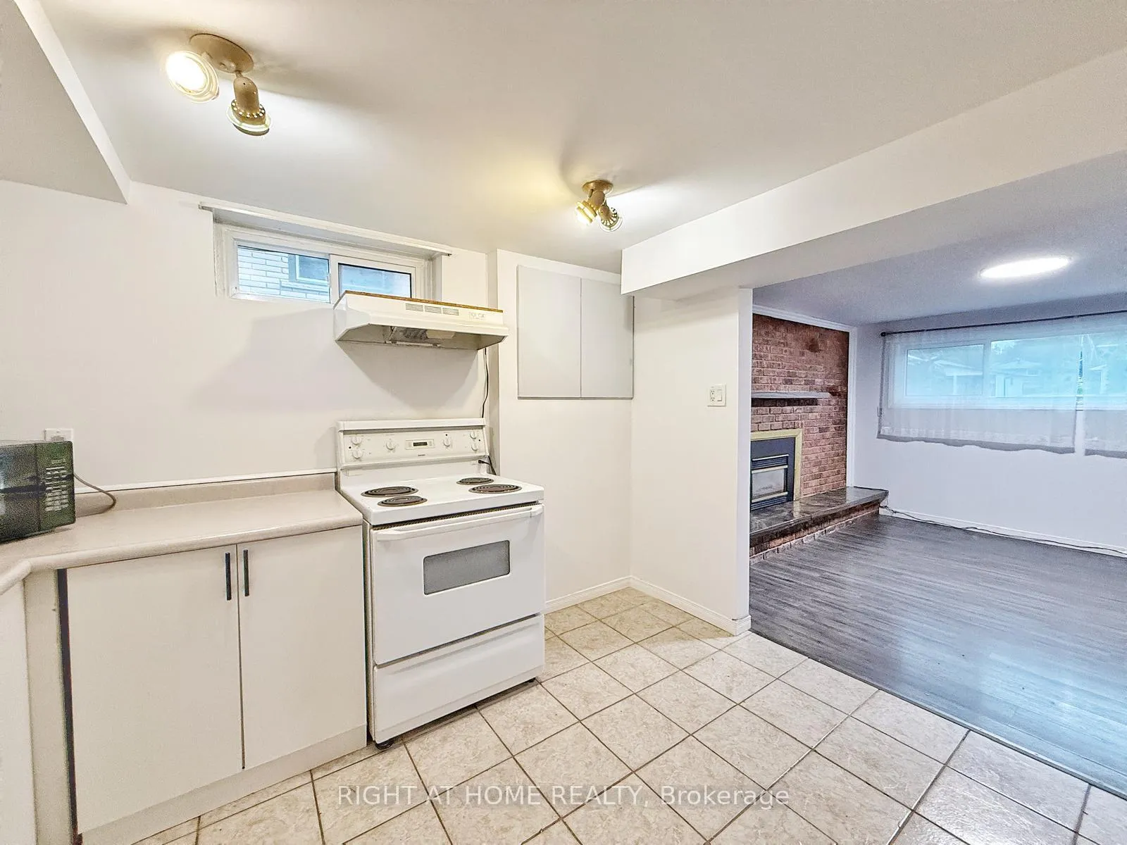 Photo 4 of Unit Lower Unit, 183 Rose Street, Barrie, City Centre — HOMEH