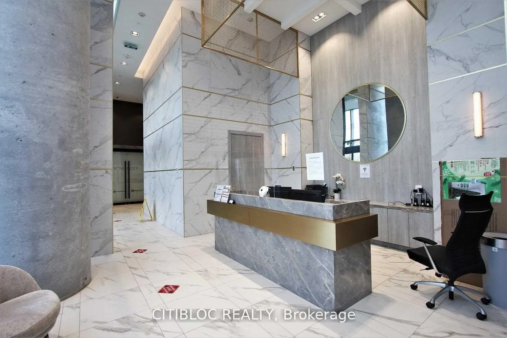 Photo 3 of Unit PH 2, 898 Portage Parkway, Vaughan, Concord — HOMEH
