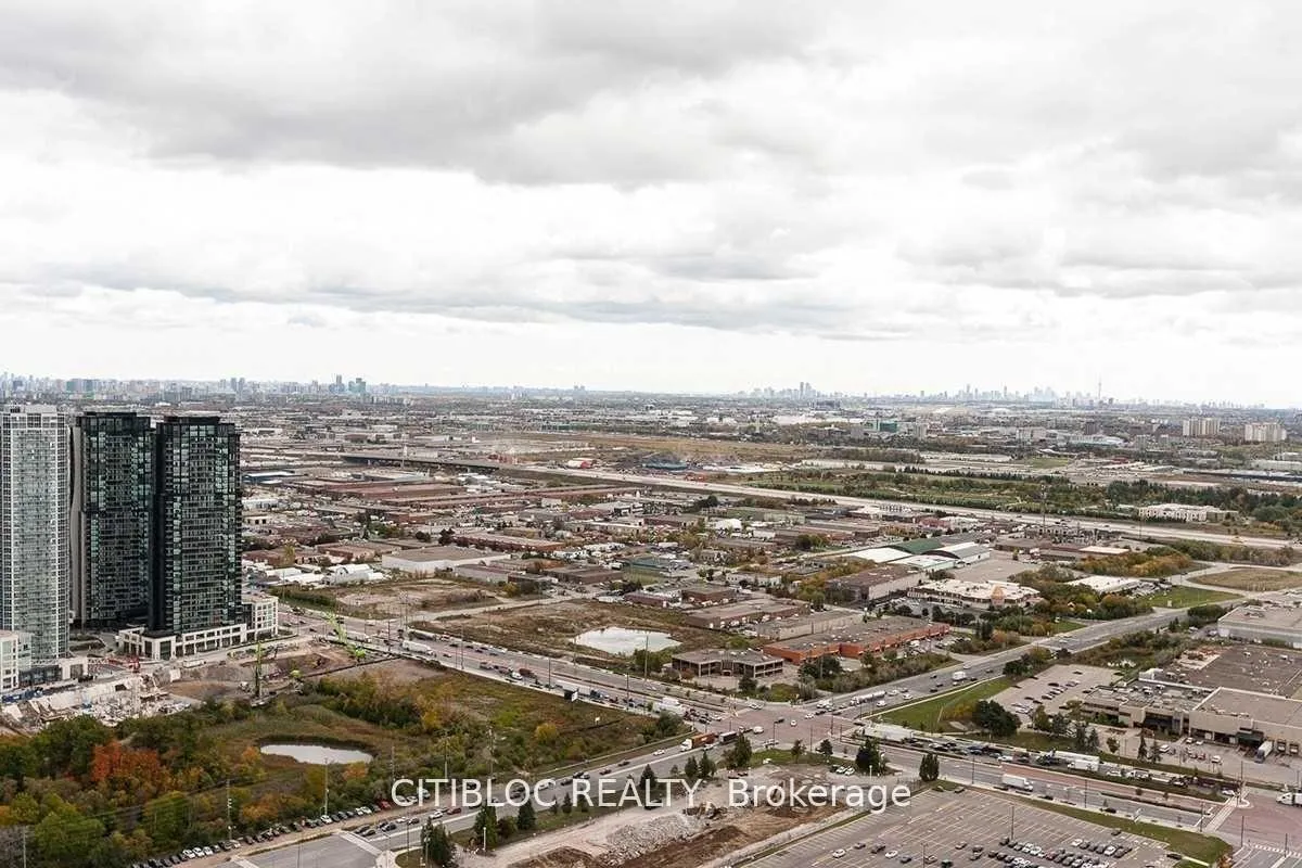 Photo 8 of Unit PH 2, 898 Portage Parkway, Vaughan, Concord — HOMEH