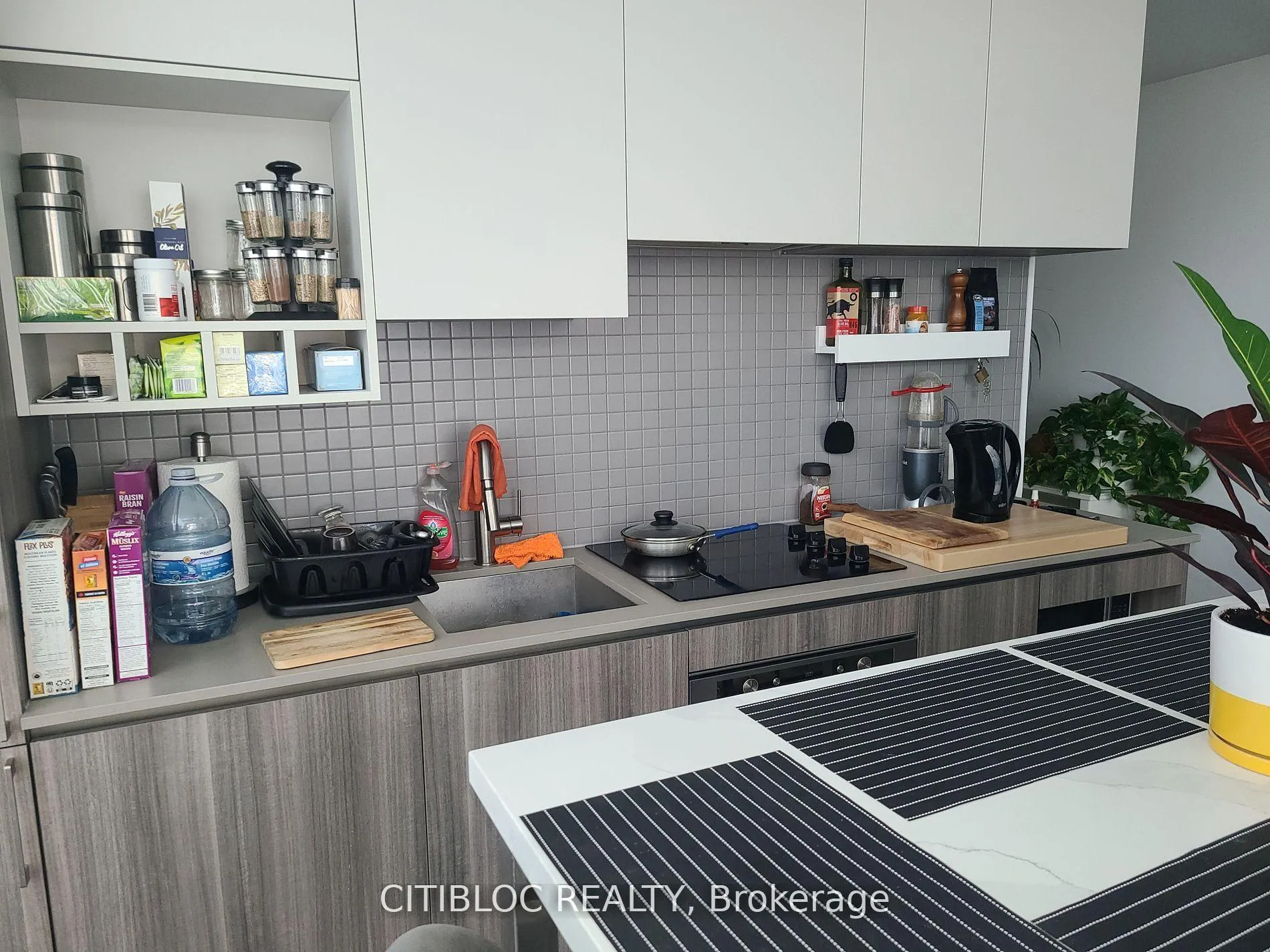 Photo 17 of Unit PH 2, 898 Portage Parkway, Vaughan, Concord — HOMEH