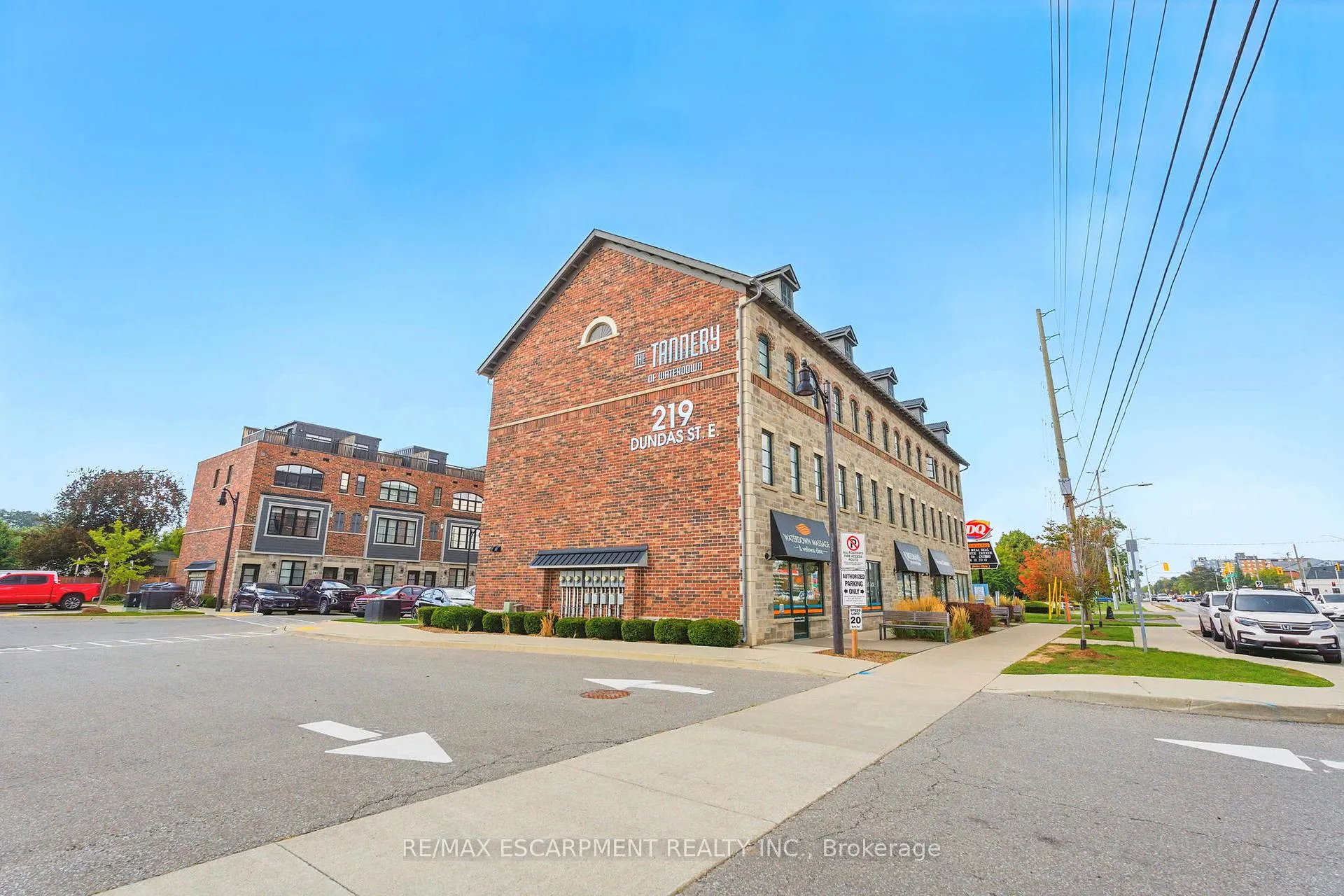 Photo 3 of Unit 46, 219 Dundas Street E, Hamilton, Waterdown — HOMEH