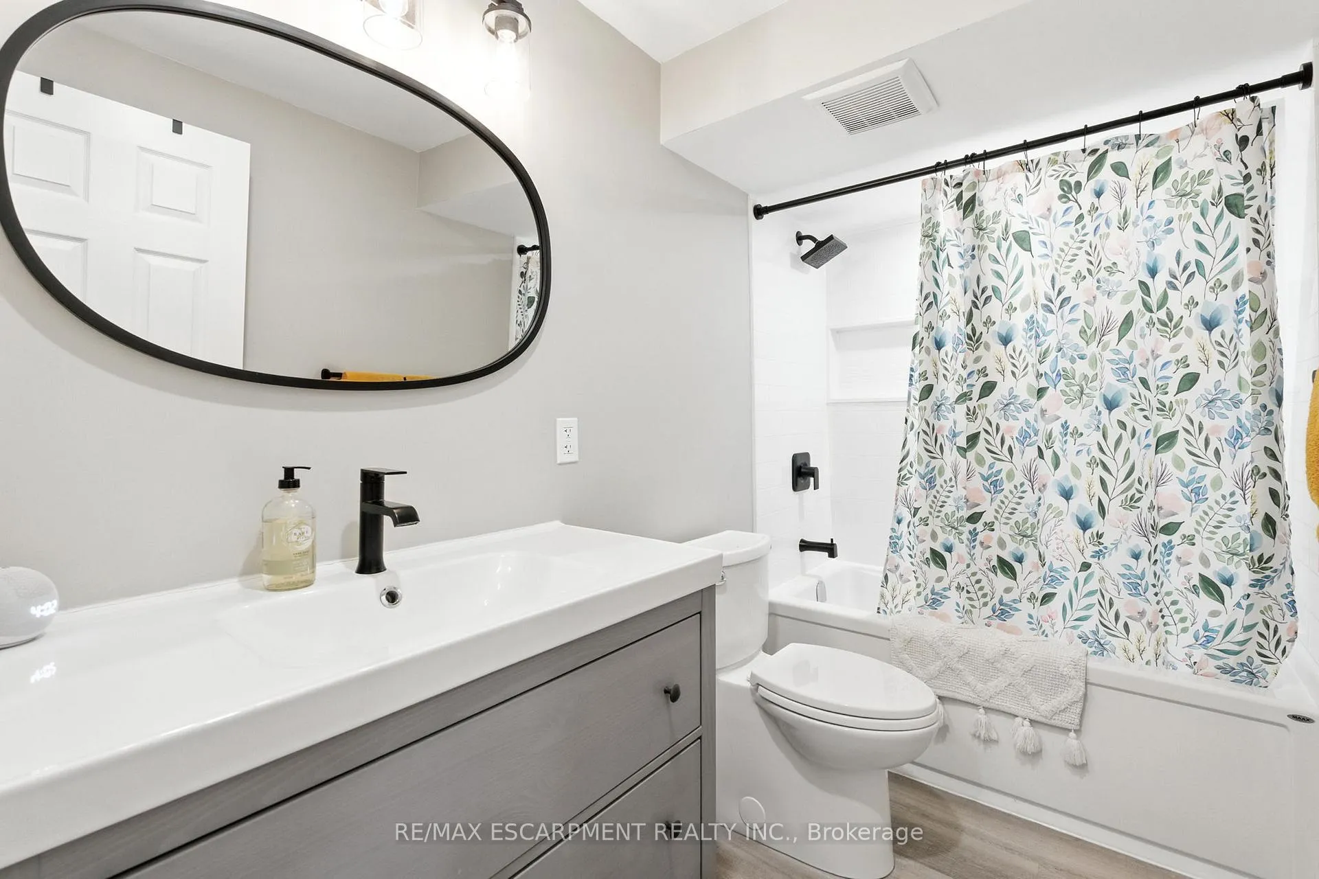 Photo 25 of Unit 46, 219 Dundas Street E, Hamilton, Waterdown — HOMEH