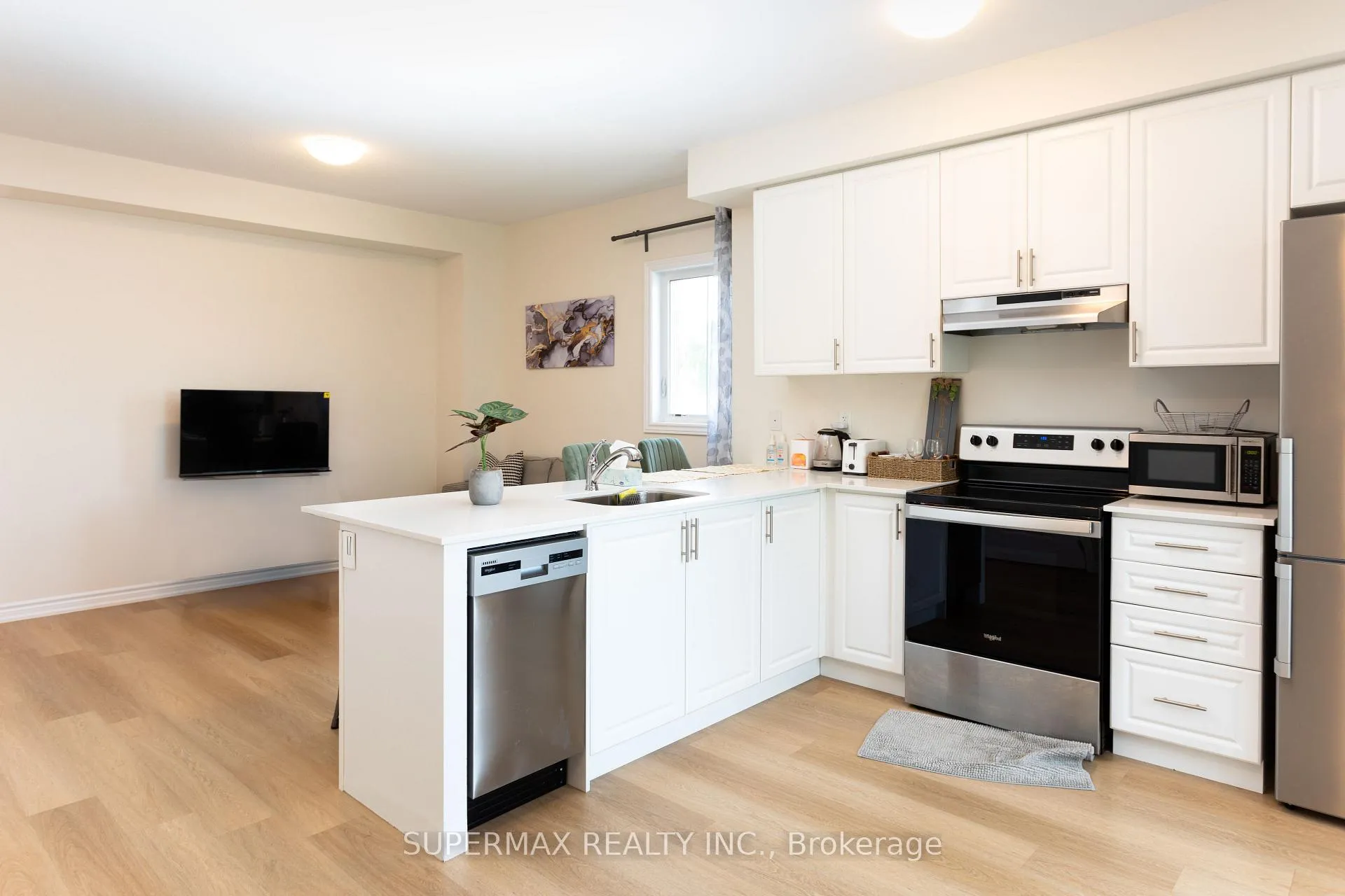 Photo 8 of Unit 10, 470 Beresford Path, Oshawa, Central — HOMEH