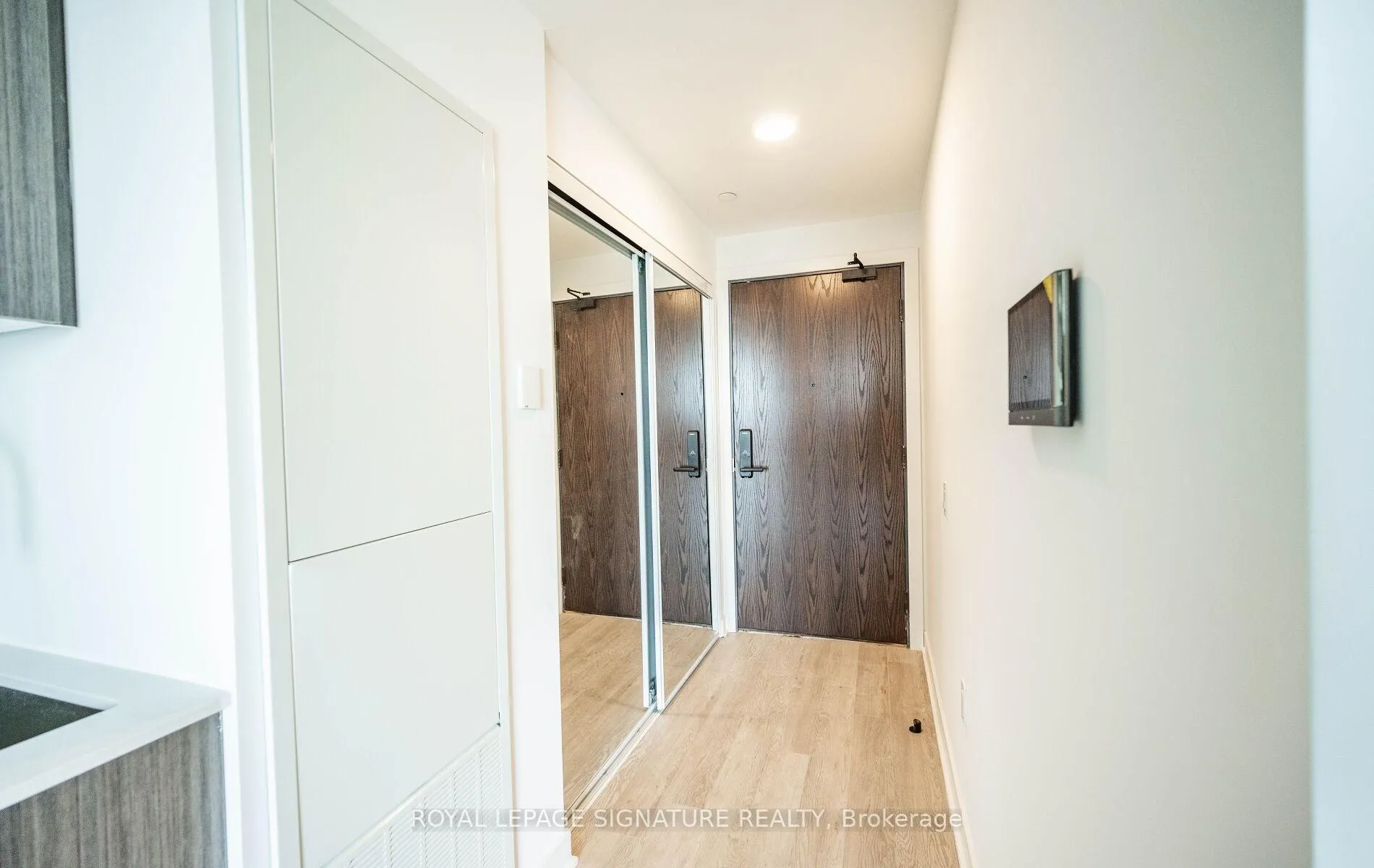 Photo 2 of Unit 1419, 2782 Barton Street E, Hamilton, Riverdale — HOMEH