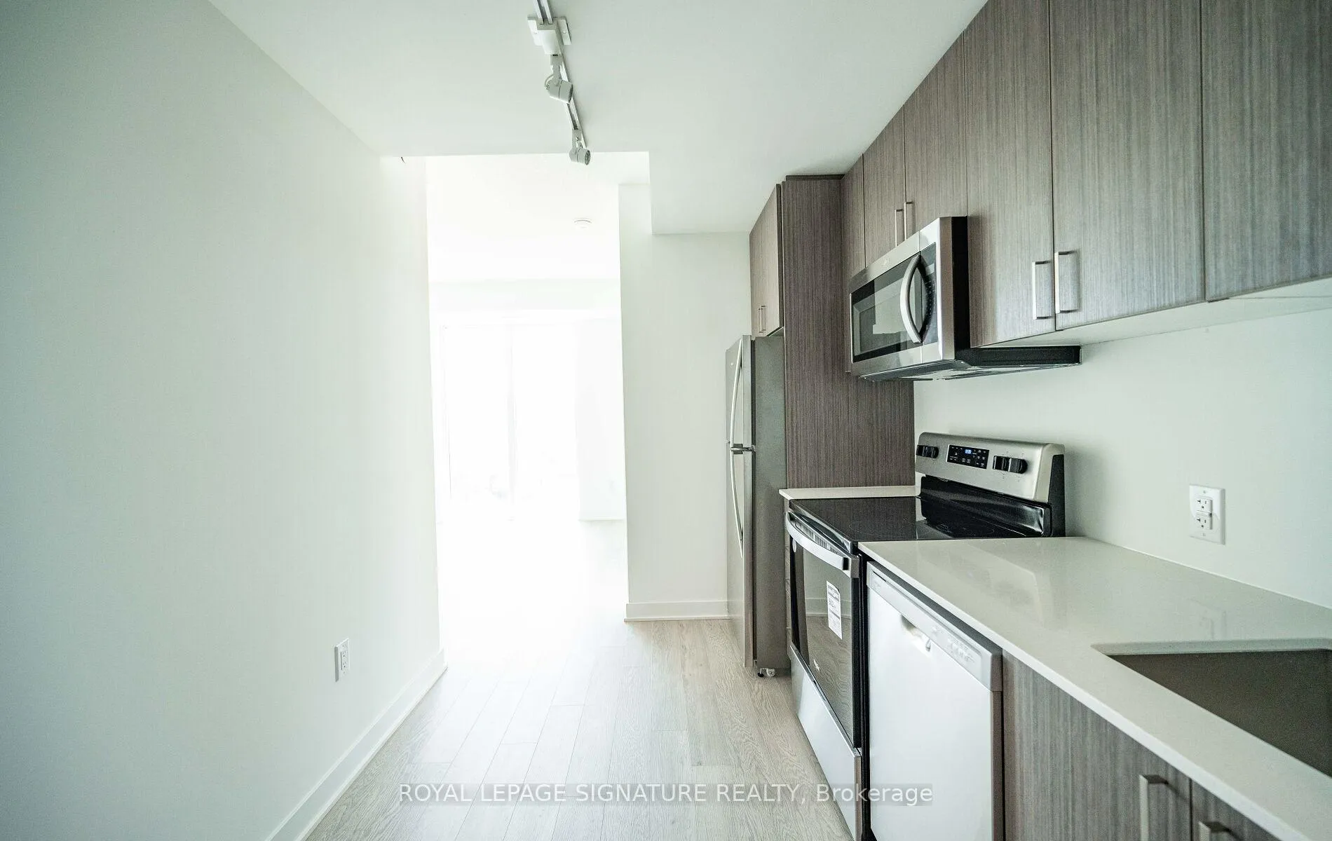 Photo 4 of Unit 1419, 2782 Barton Street E, Hamilton, Riverdale — HOMEH