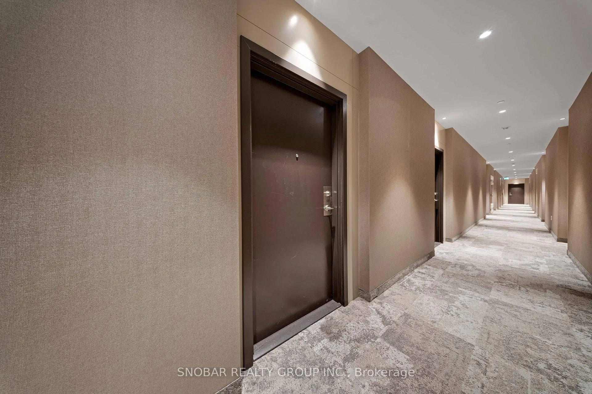 Photo 4 of Unit 501, 60 Honeycrisp Crescent, Vaughan, Concord — HOMEH