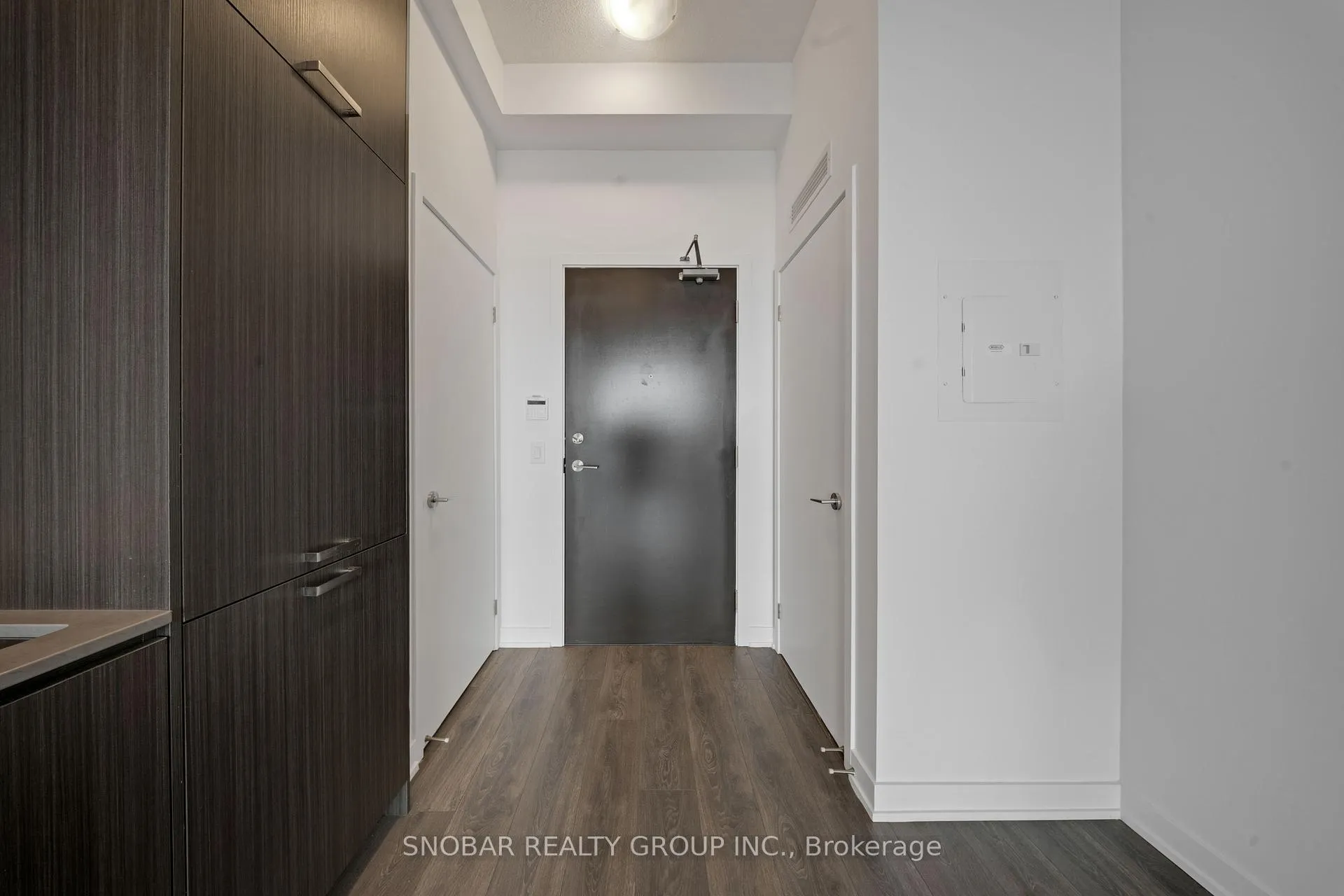 Photo 5 of Unit 501, 60 Honeycrisp Crescent, Vaughan, Concord — HOMEH