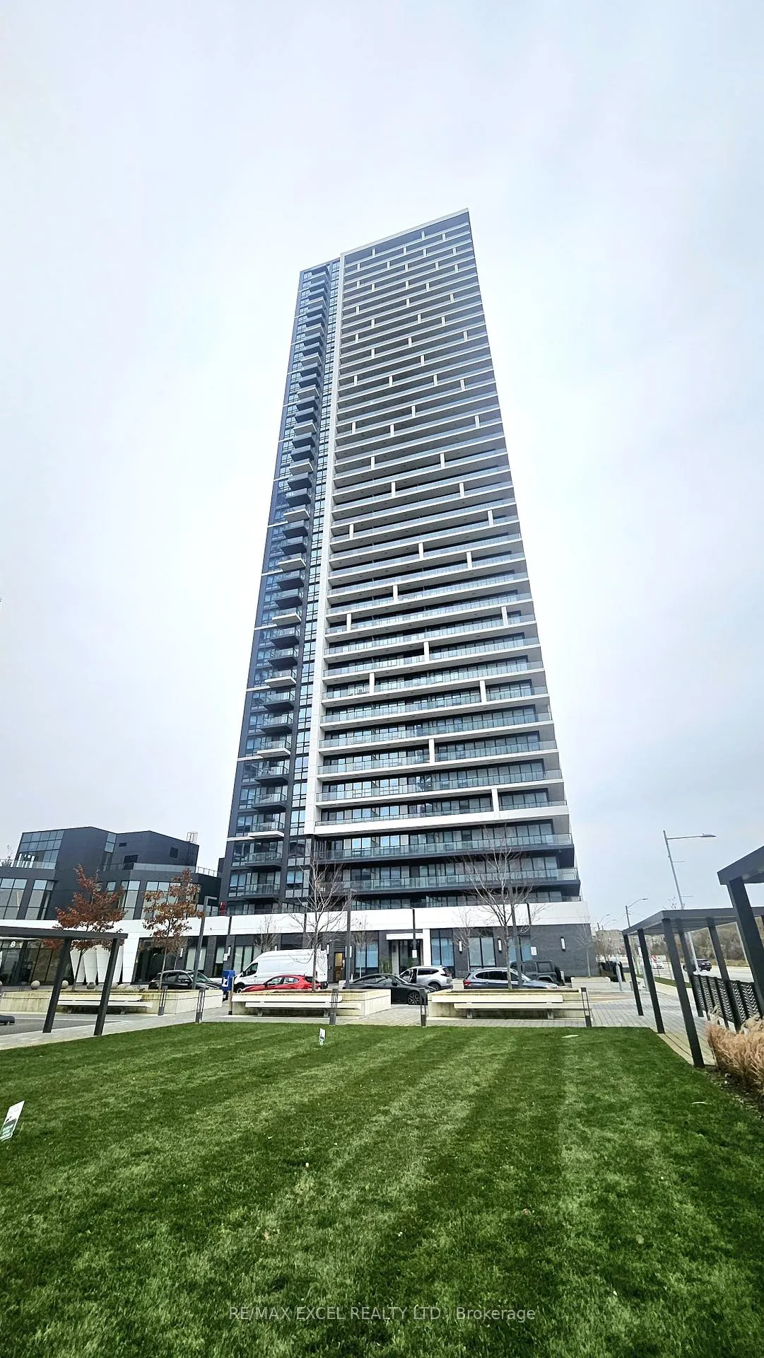 Photo 1 of Unit 1003, 8 Water Walk Drive, Markham, Unionville — HOMEH