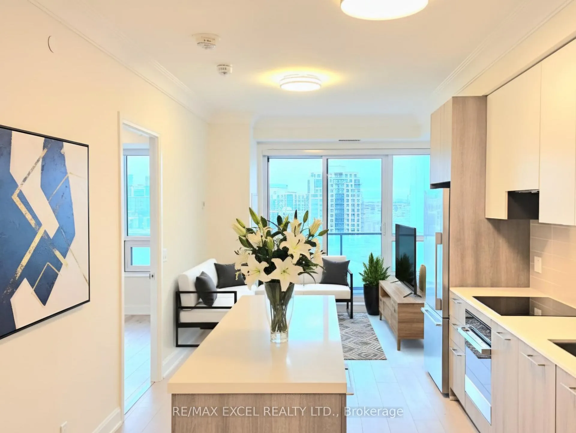 Photo 4 of Unit 1003, 8 Water Walk Drive, Markham, Unionville — HOMEH