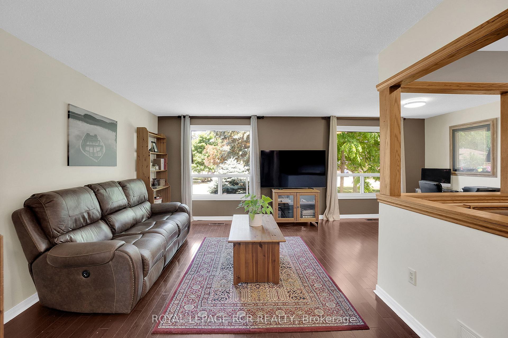 Photo 17 of 338 Marple Crescent, Caledon, Bolton North — HOMEH