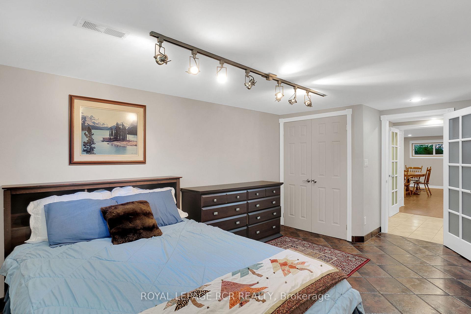 Photo 15 of 338 Marple Crescent, Caledon, Bolton North — HOMEH