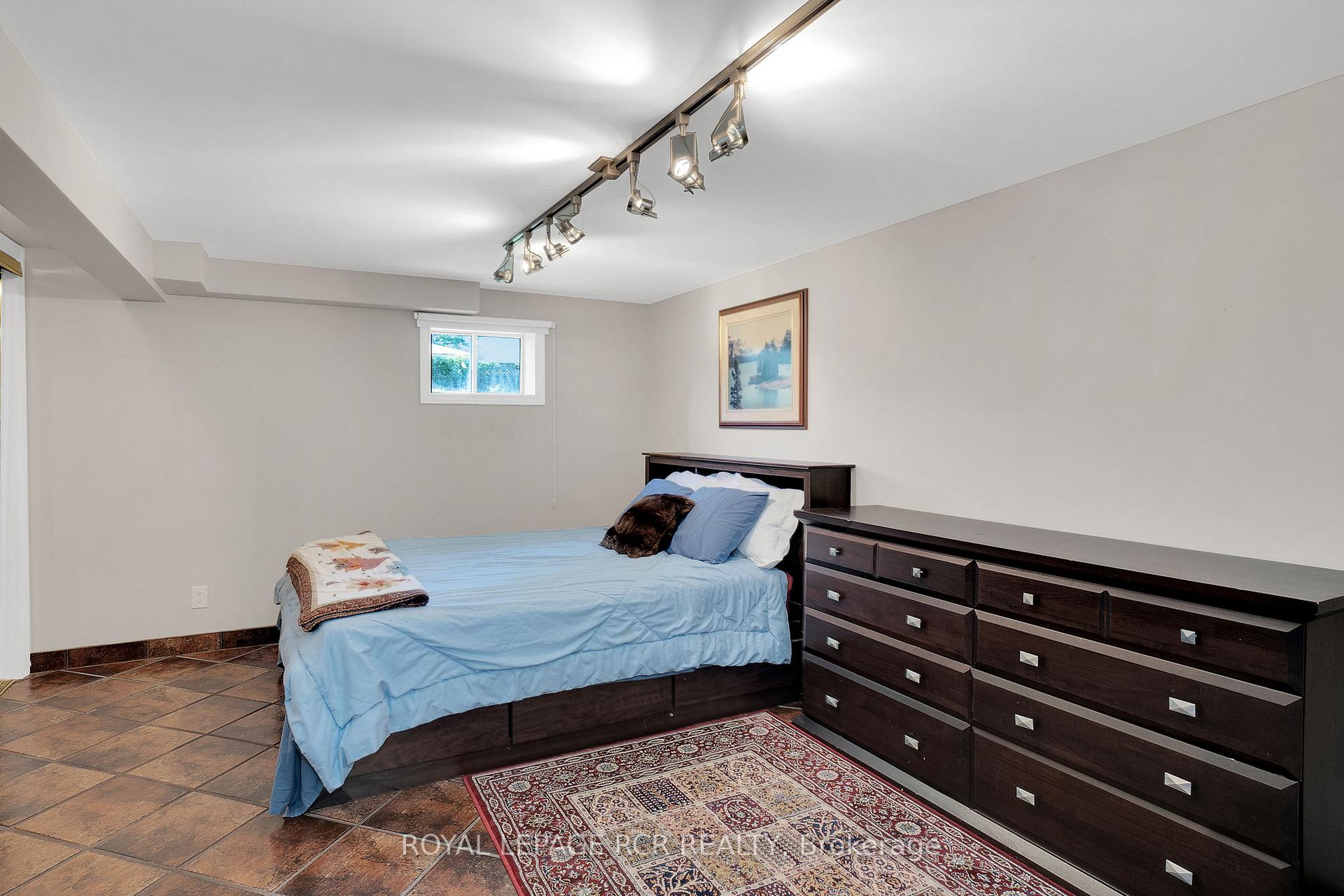Photo 22 of 338 Marple Crescent, Caledon, Bolton North — HOMEH