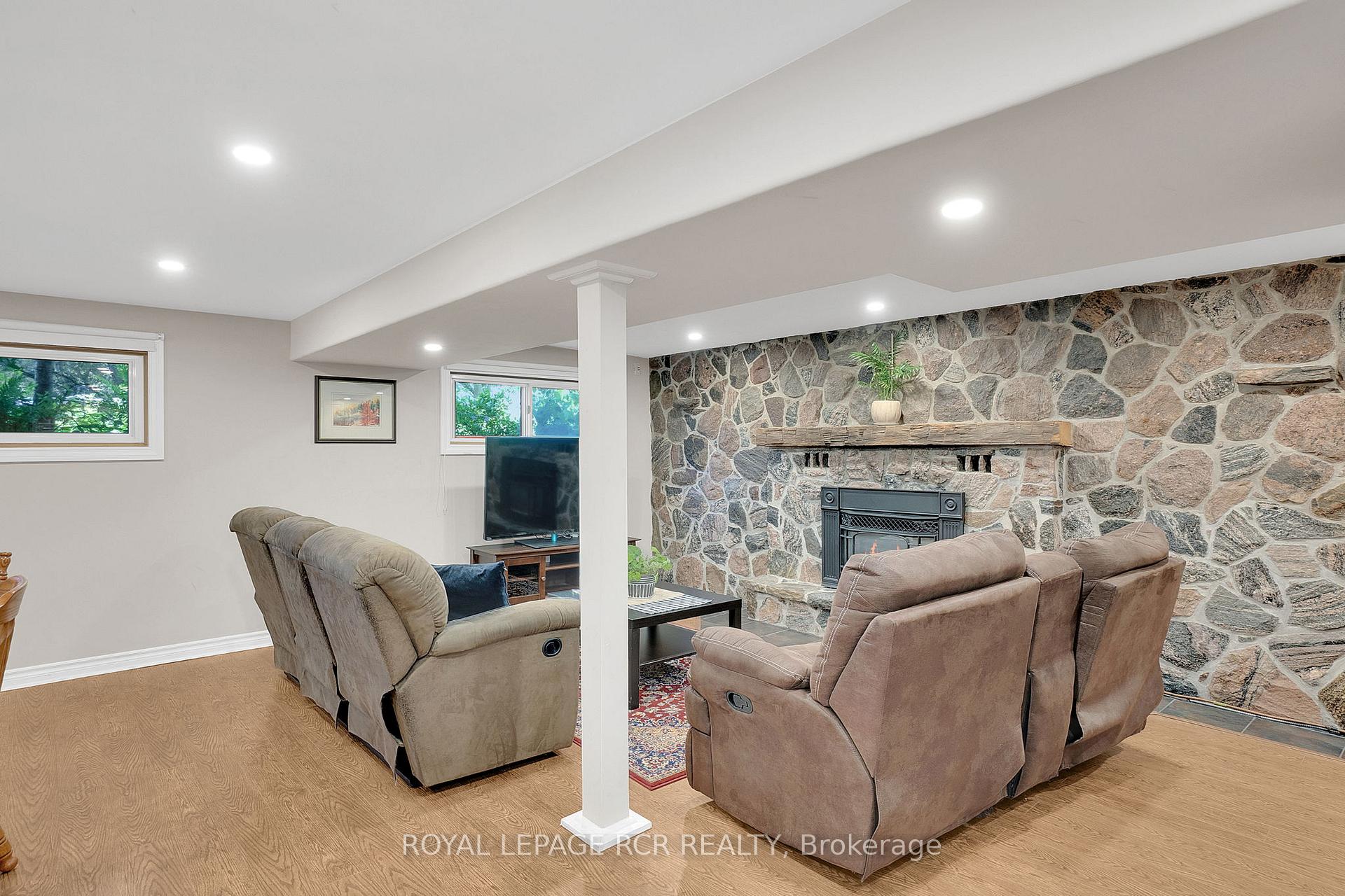 Photo 24 of 338 Marple Crescent, Caledon, Bolton North — HOMEH