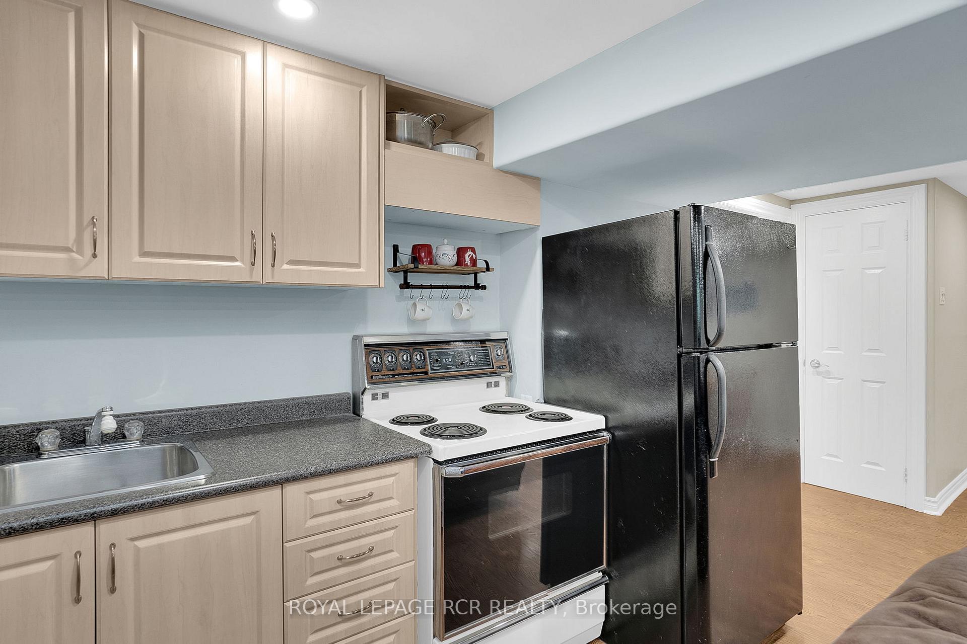 Photo 7 of 338 Marple Crescent, Caledon, Bolton North — HOMEH