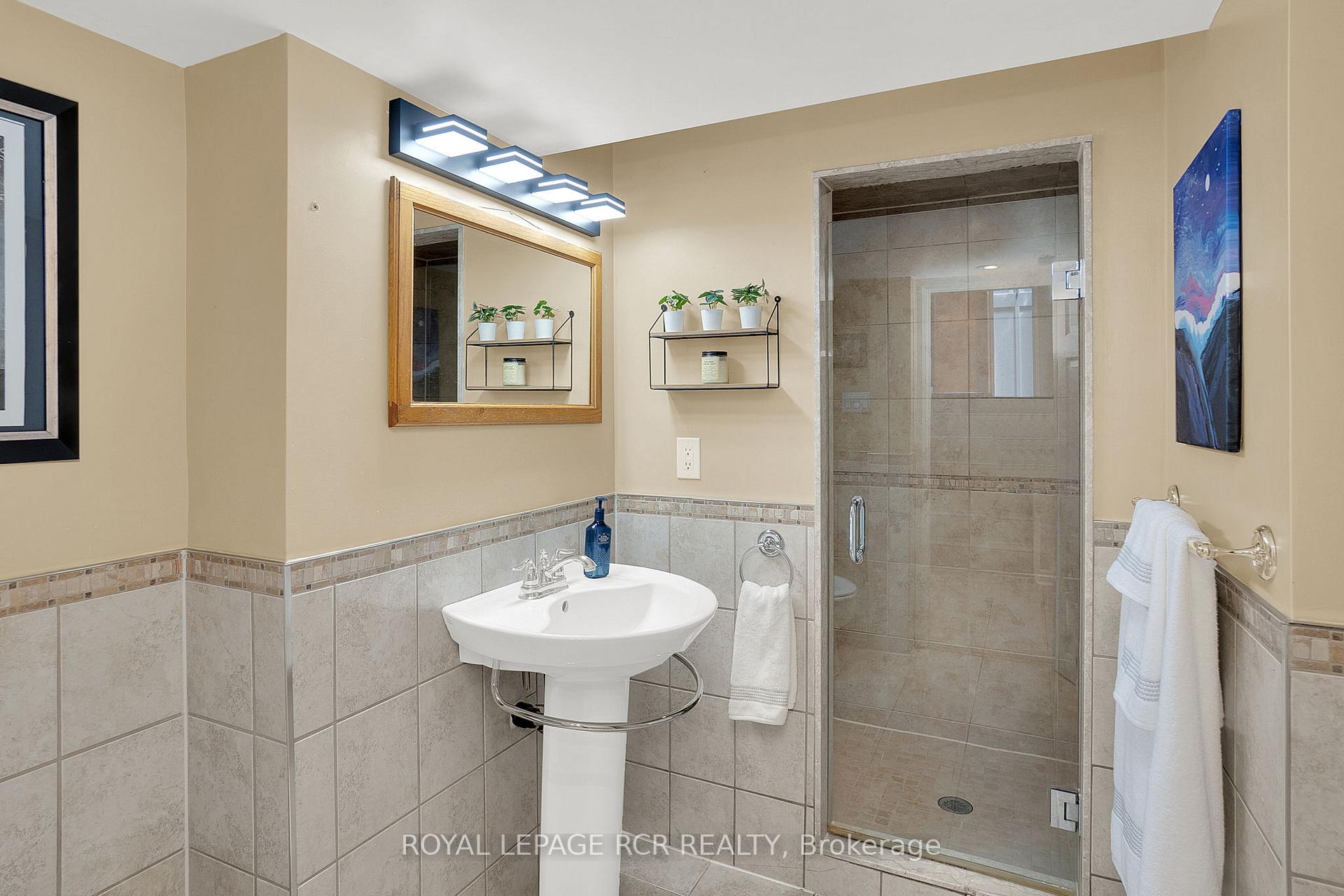 Photo 9 of 338 Marple Crescent, Caledon, Bolton North — HOMEH