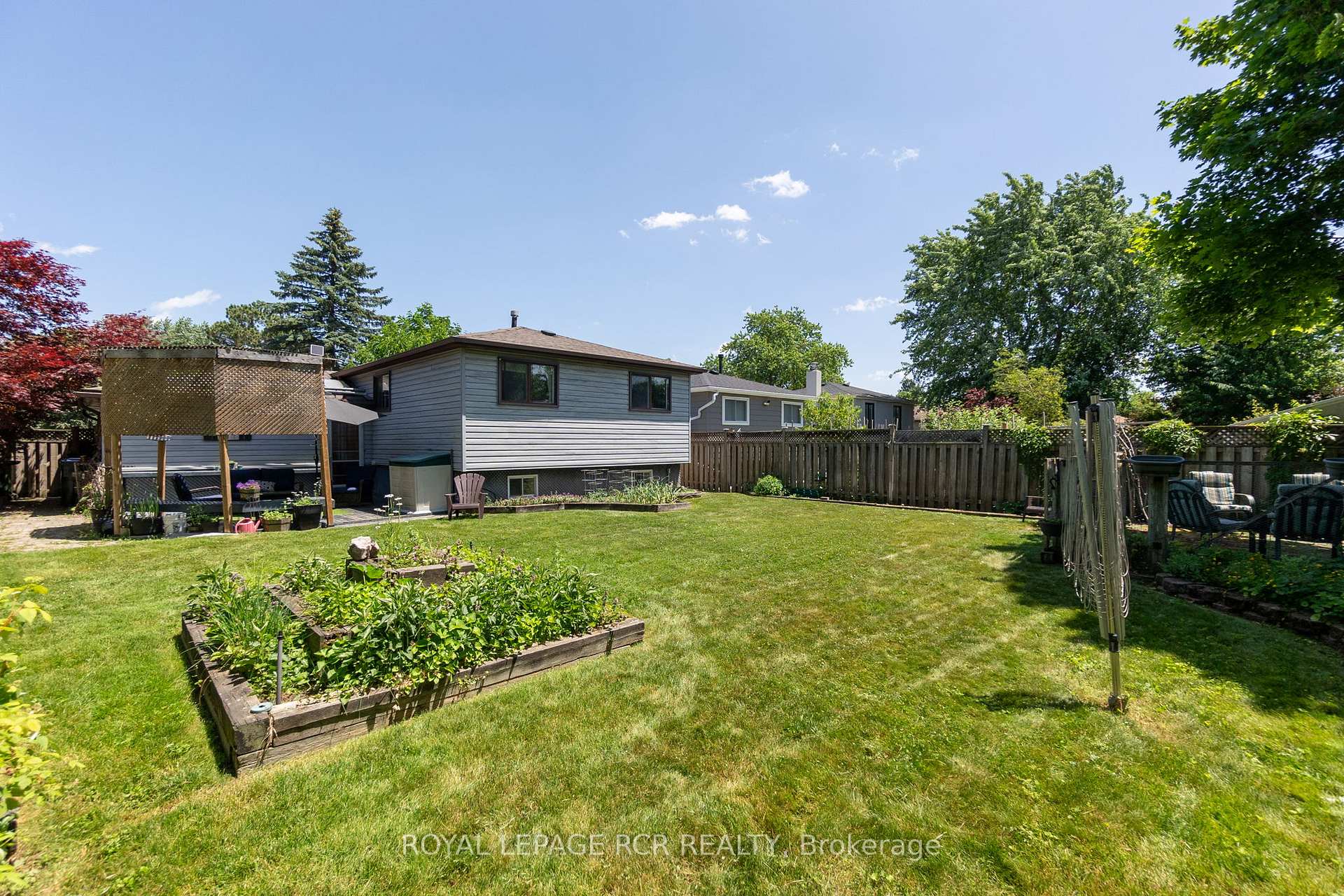 Photo 18 of 338 Marple Crescent, Caledon, Bolton North — HOMEH