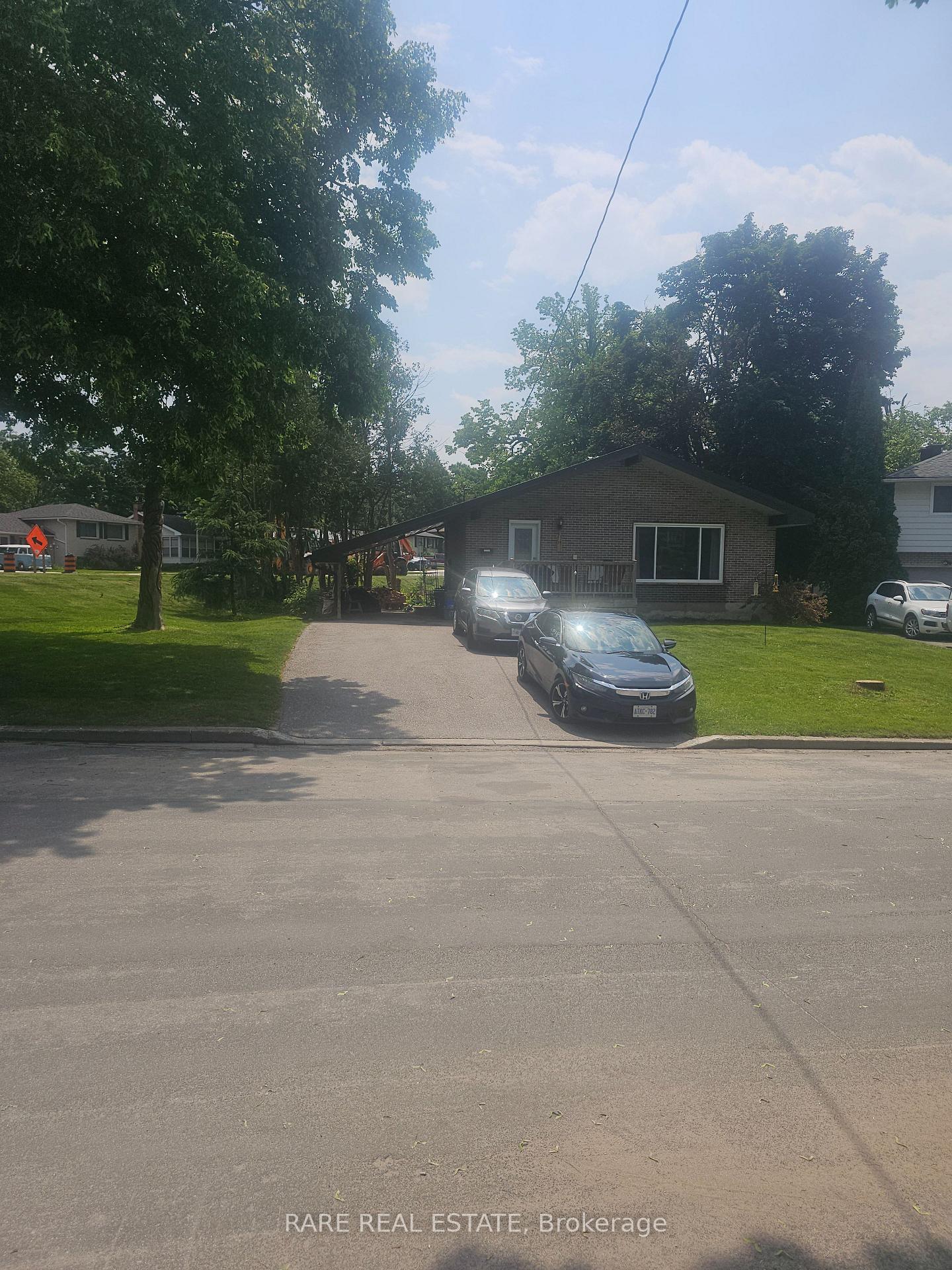 Photo 3 of Unit MAIN, 19 Howard Crescent, Barrie, Wellington — HOMEH