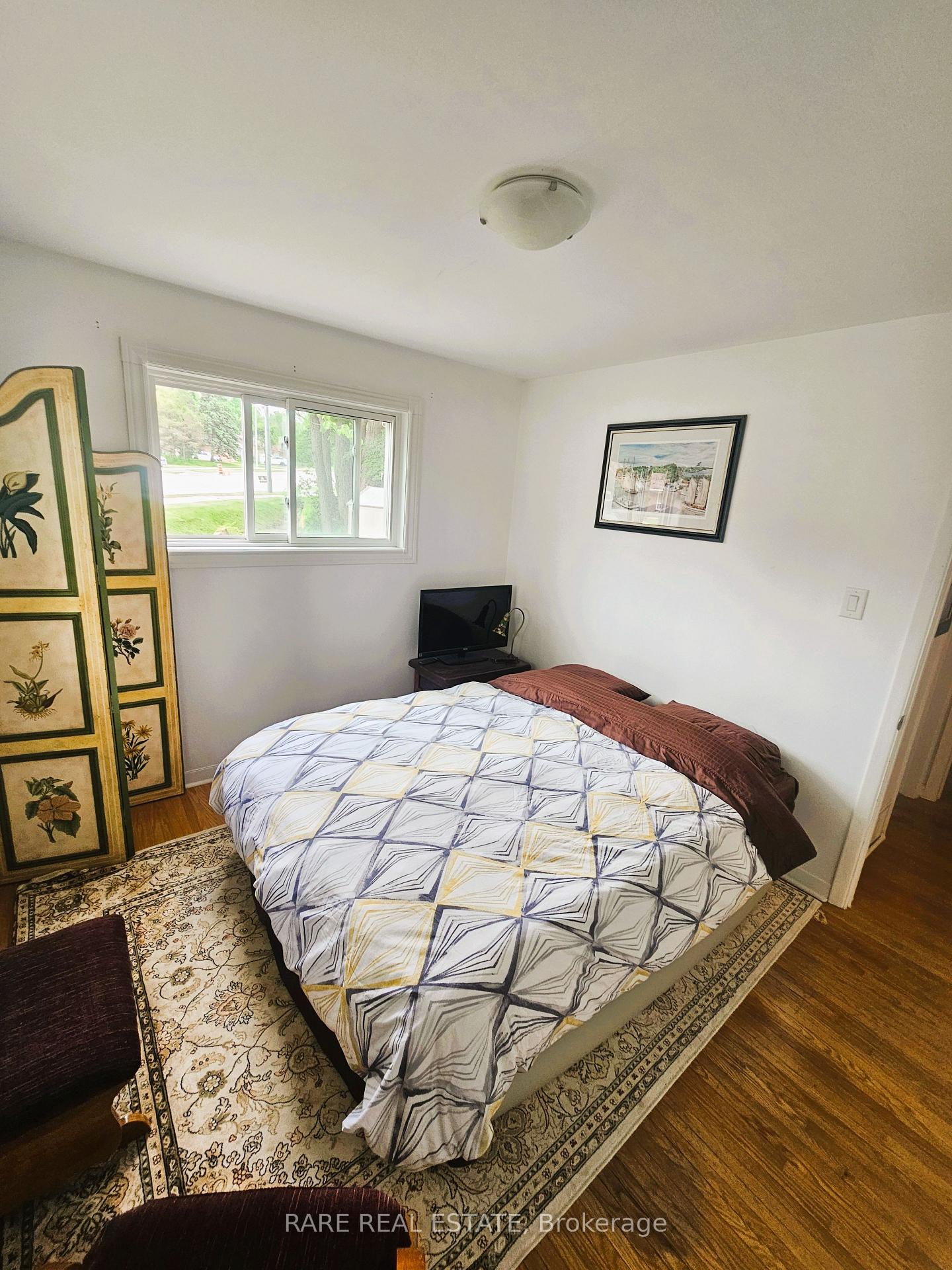 Photo 5 of Unit MAIN, 19 Howard Crescent, Barrie, Wellington — HOMEH