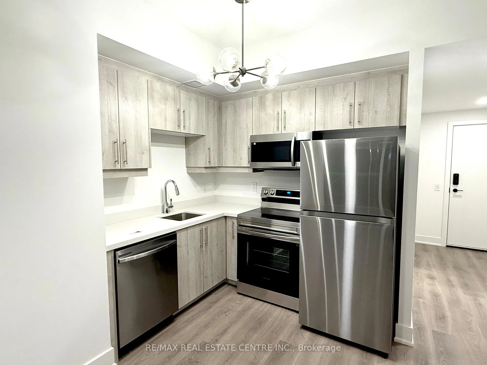 Photo 3 of Unit 227, 575 Conklin Road N, Brant, Brantford Twp — HOMEH