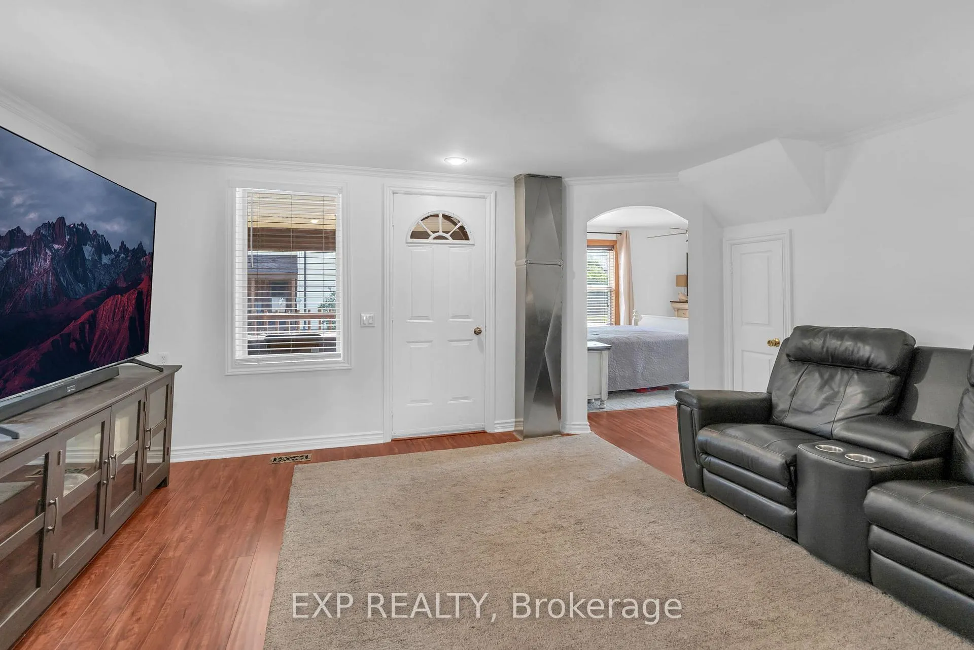 Photo 6 of 16 Maple Street S, Brock, Sunderland — HOMEH