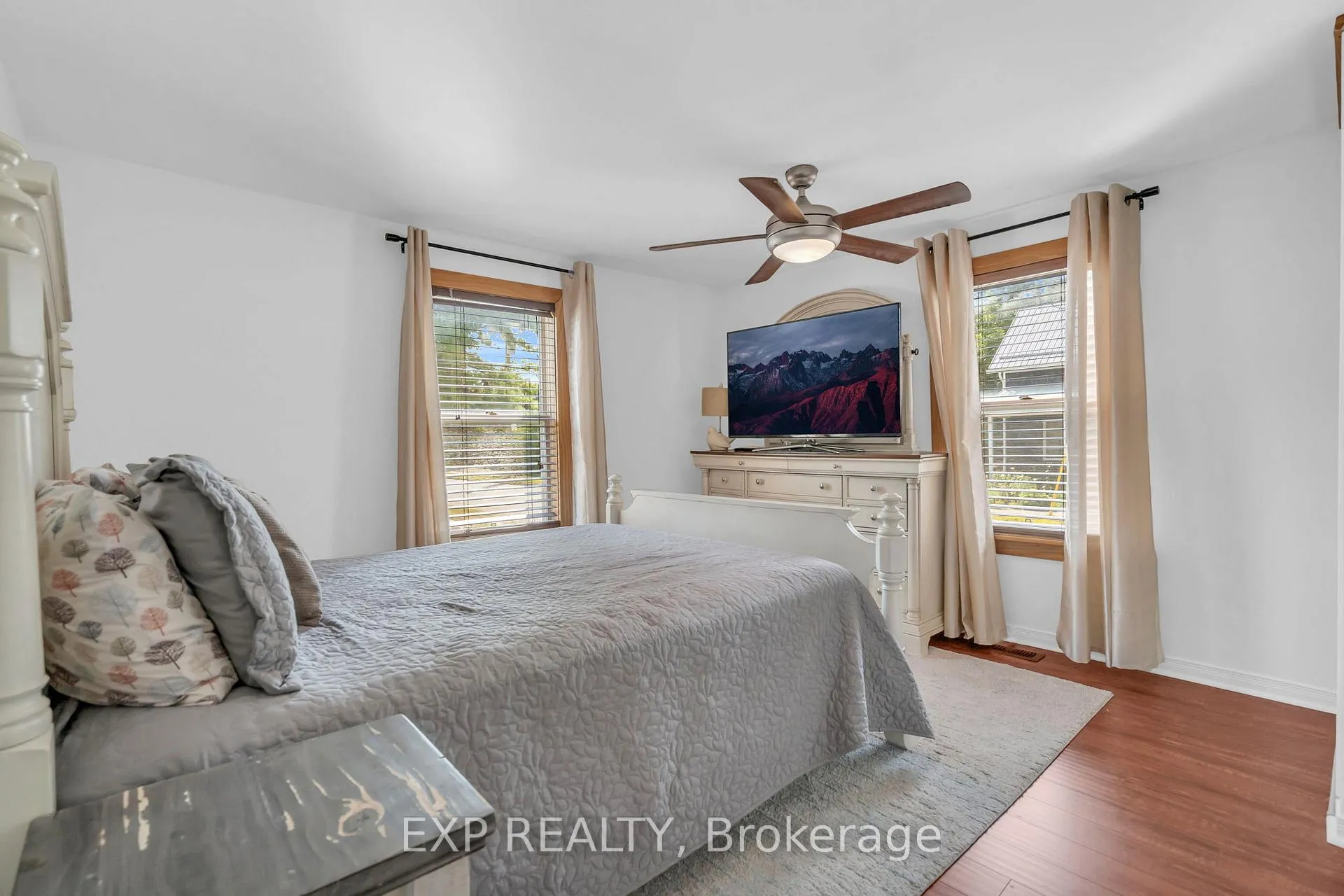 Photo 13 of 16 Maple Street S, Brock, Sunderland — HOMEH