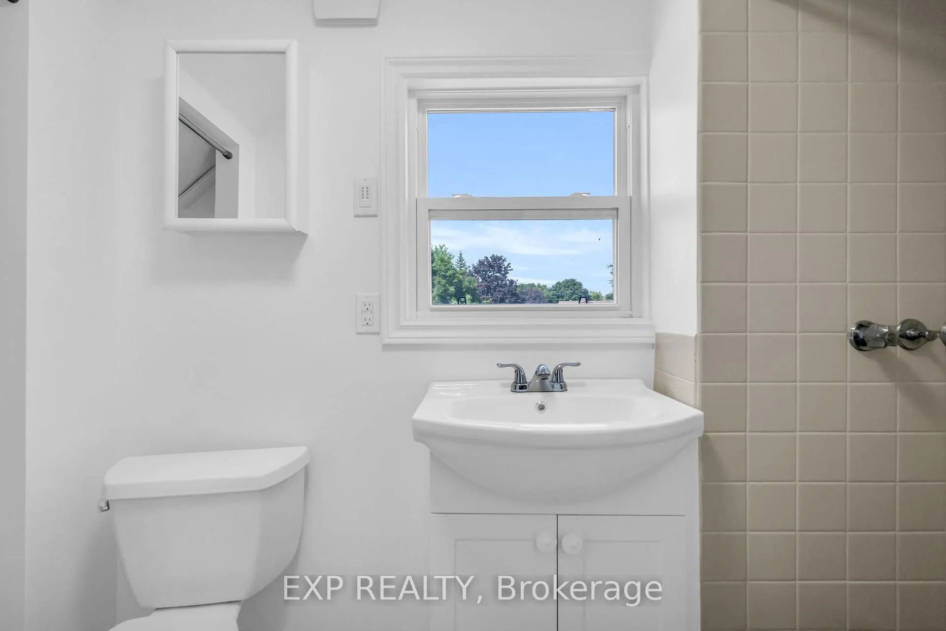 Photo 23 of 16 Maple Street S, Brock, Sunderland — HOMEH