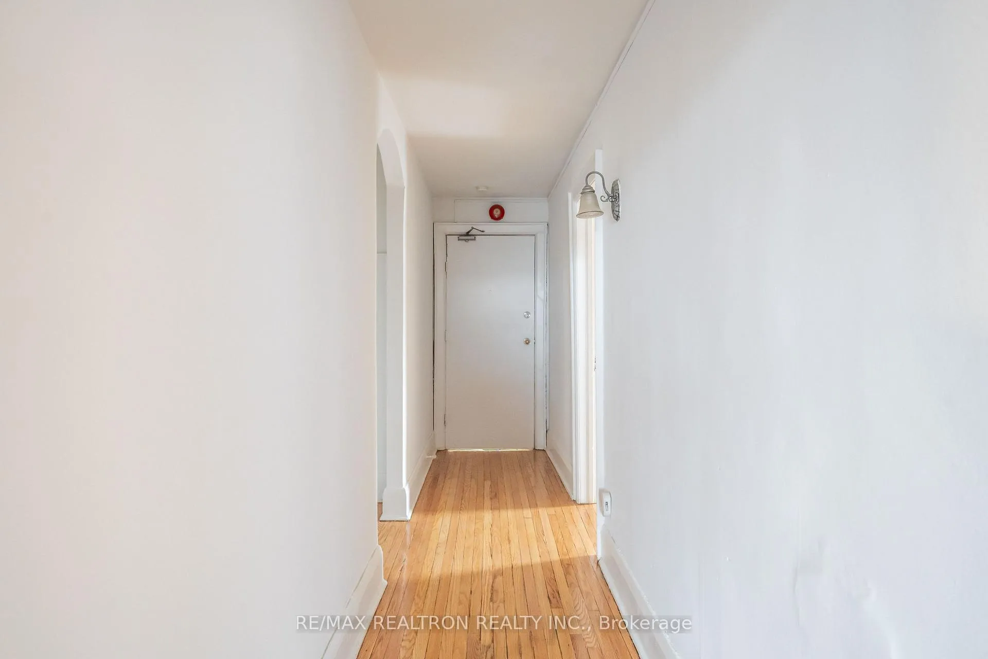 Photo 4 of Unit 39, 4 Kingston Road, Toronto, Woodbine Corridor — HOMEH