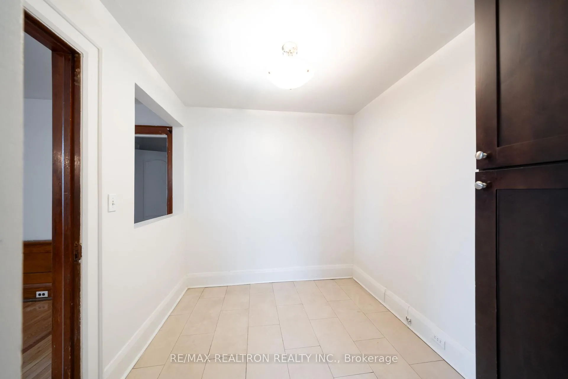 Photo 5 of Unit 39, 4 Kingston Road, Toronto, Woodbine Corridor — HOMEH