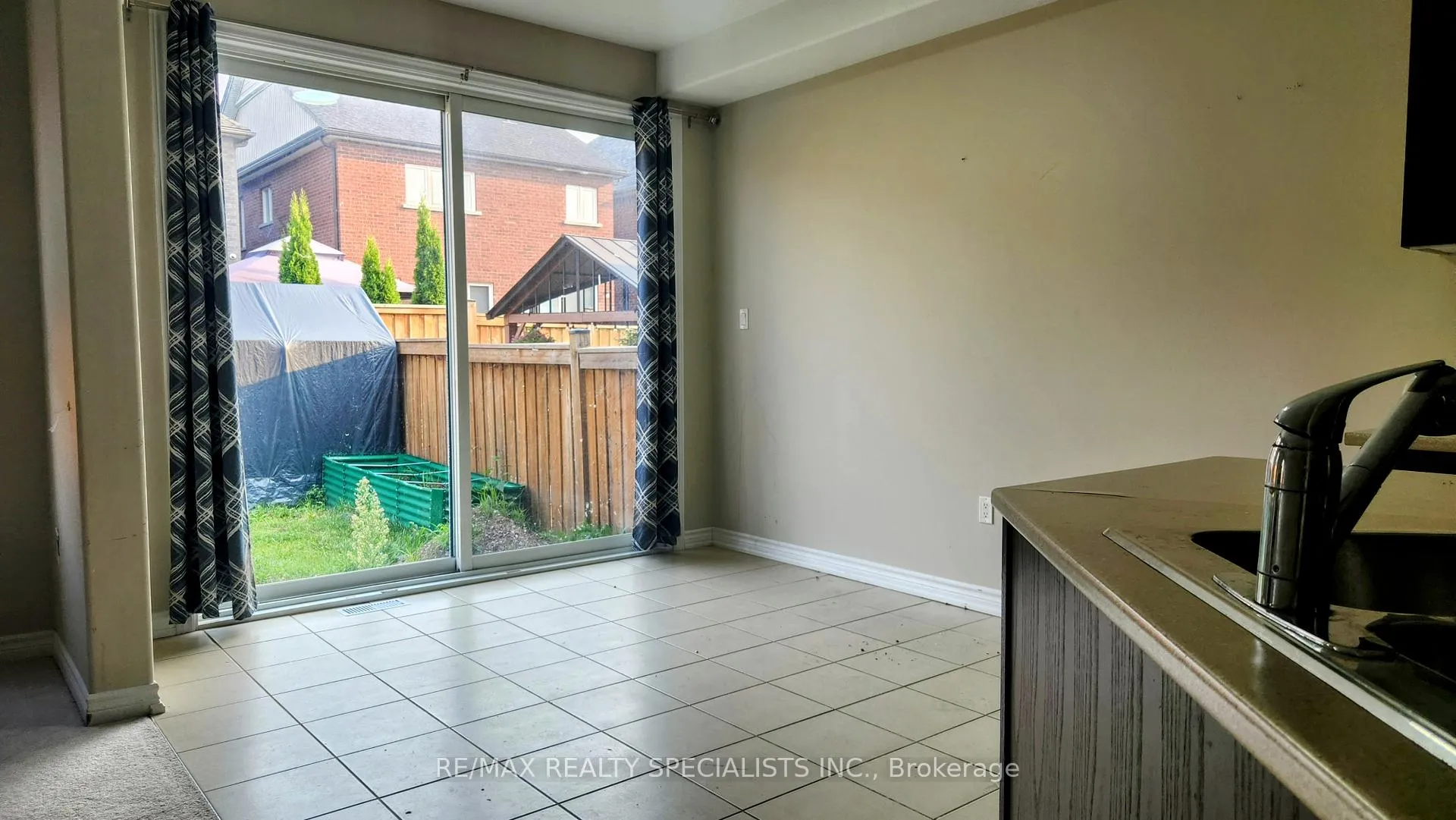 Photo 8 of 47 Holt Drive, New Tecumseth, Alliston — HOMEH