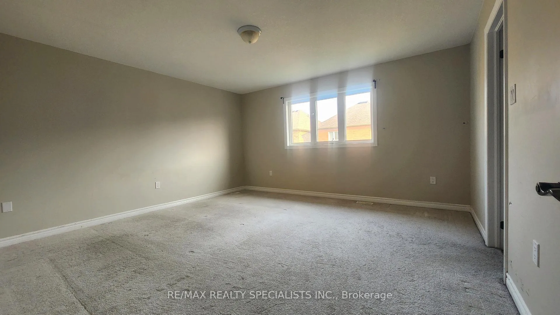 Photo 13 of 47 Holt Drive, New Tecumseth, Alliston — HOMEH