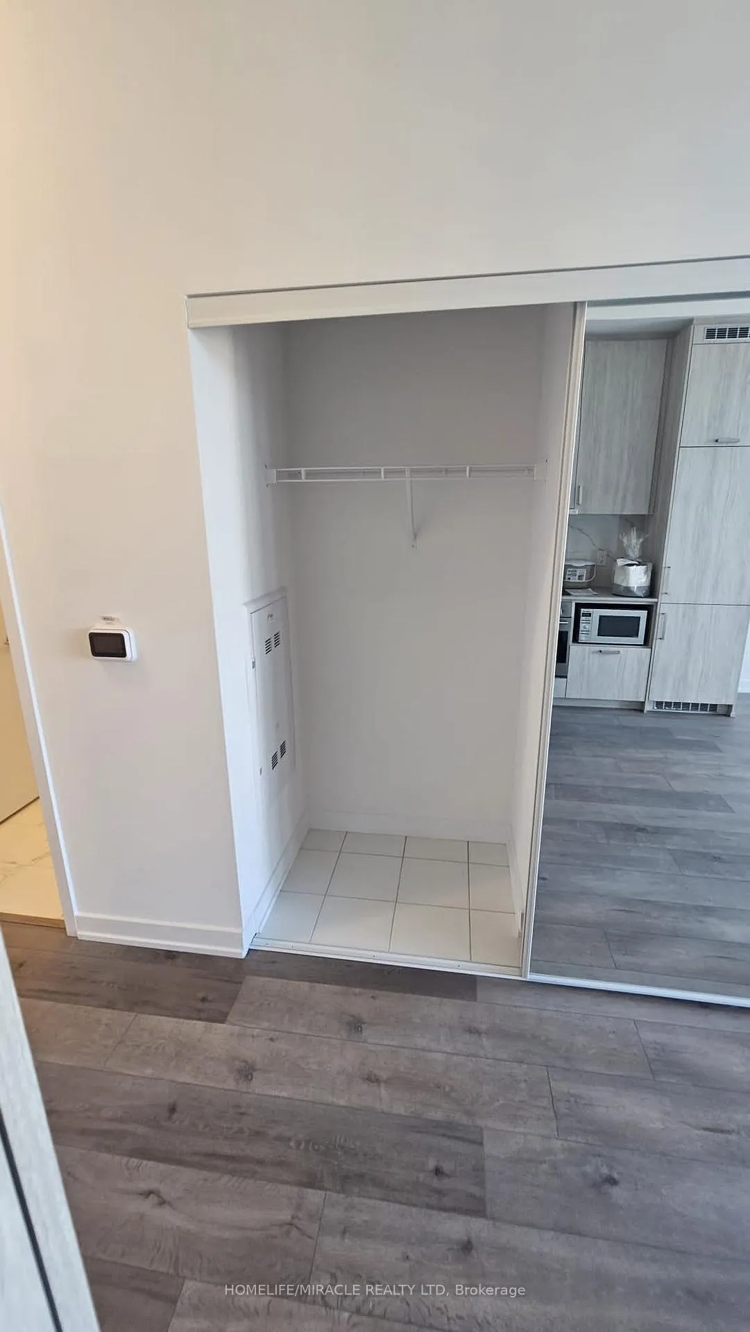 Photo 5 of Unit 312, 60 Honeycrisp Crescent, Vaughan, Vaughan Corporate Centre — HOMEH