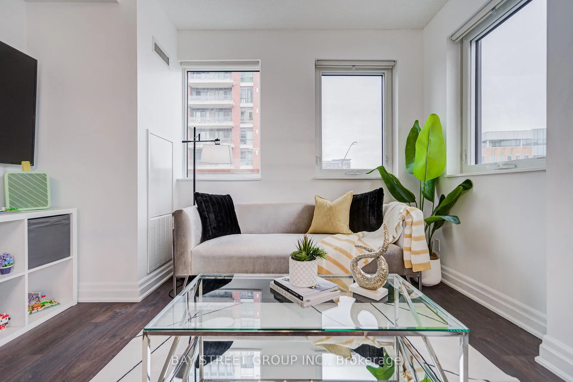 Photo 12 of Unit 302, 8 Rouge Valley Drive W, Markham, Unionville — HOMEH