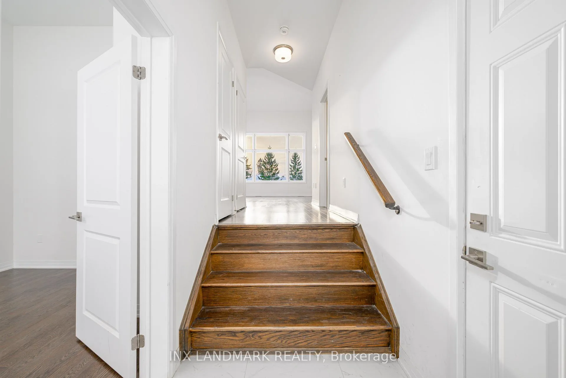 Photo 4 of 3735 Lakepoint Drive, Severn, West Shore — HOMEH