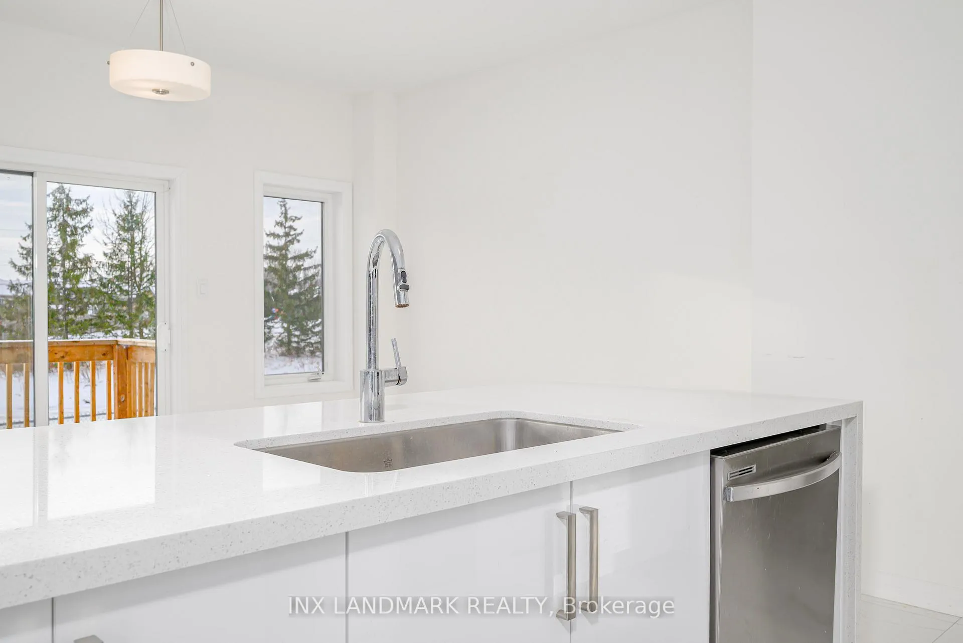 Photo 16 of 3735 Lakepoint Drive, Severn, West Shore — HOMEH