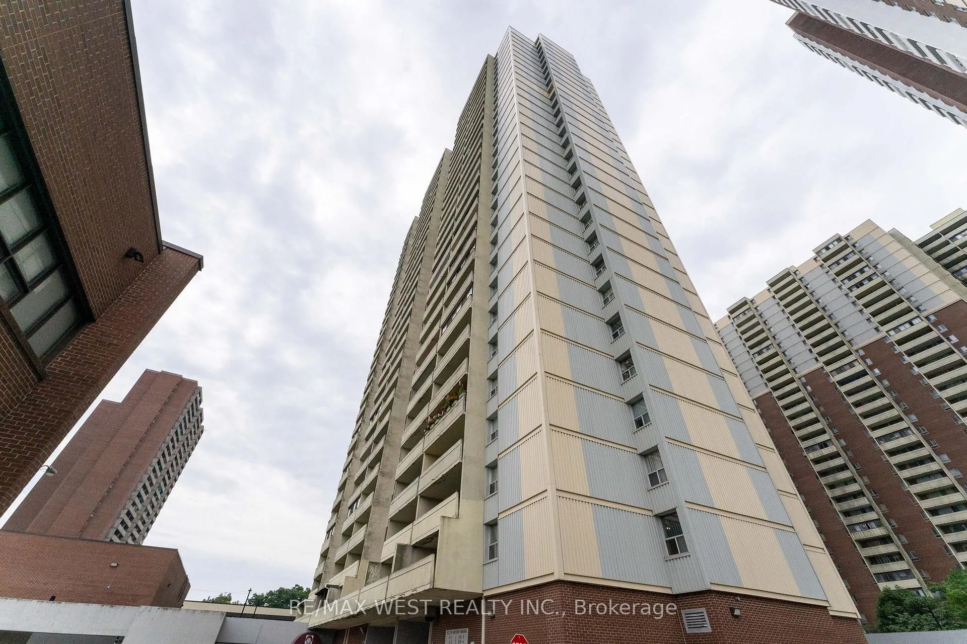 Photo 1 of Unit PH5, 5 Massey Square, Toronto, Crescent Town — HOMEH