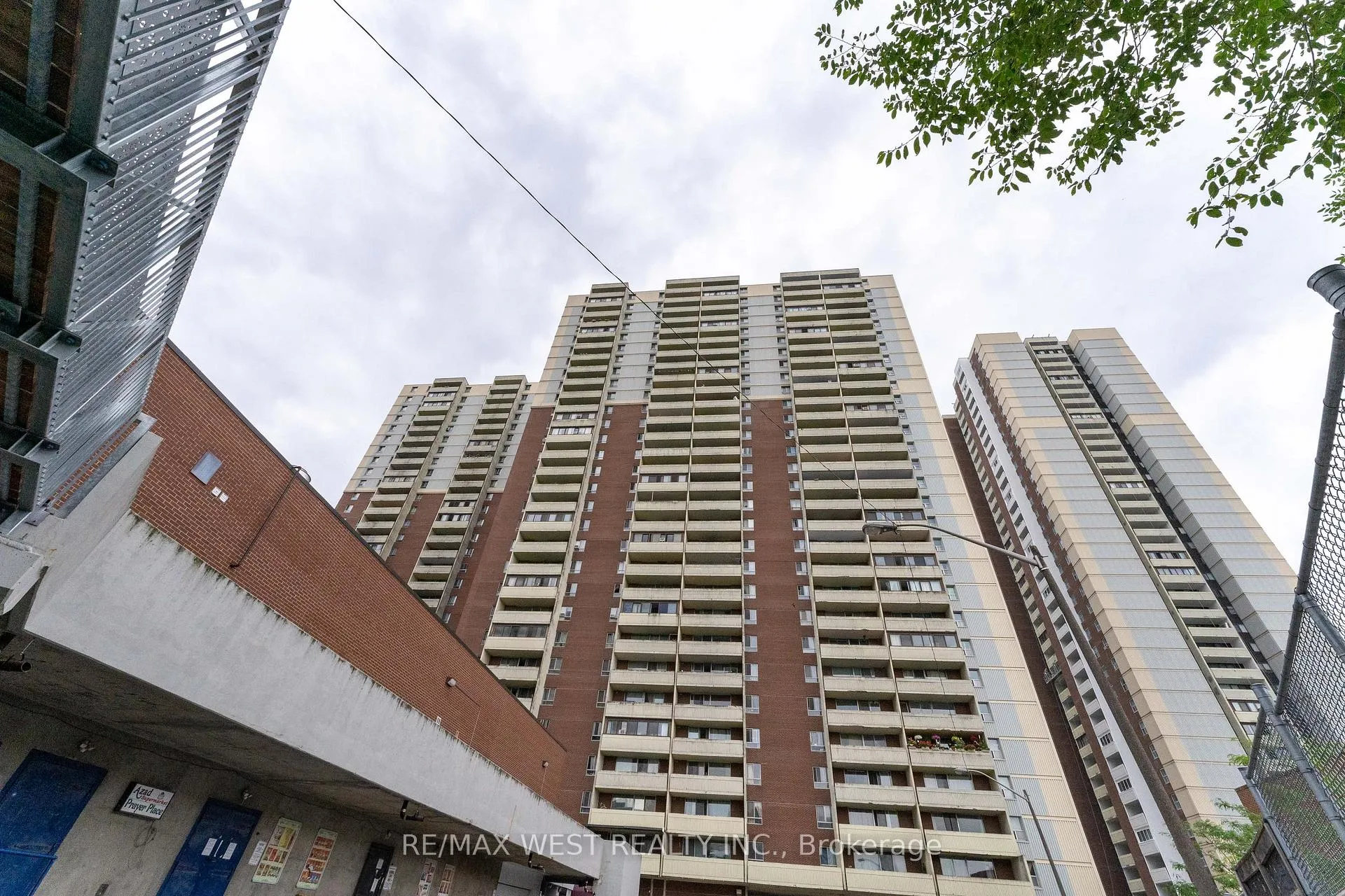 Photo 3 of Unit PH5, 5 Massey Square, Toronto, Crescent Town — HOMEH