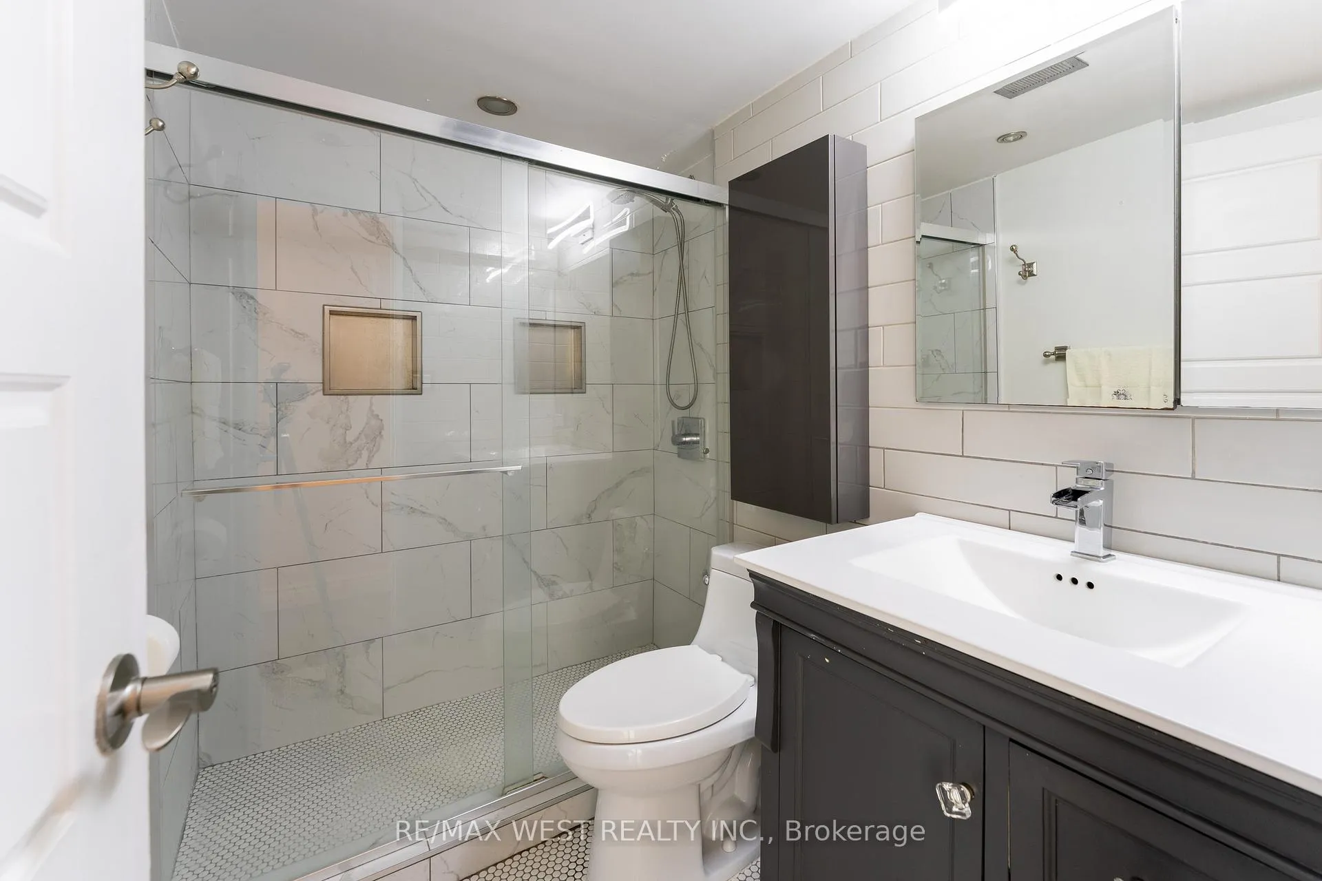 Photo 23 of Unit PH5, 5 Massey Square, Toronto, Crescent Town — HOMEH