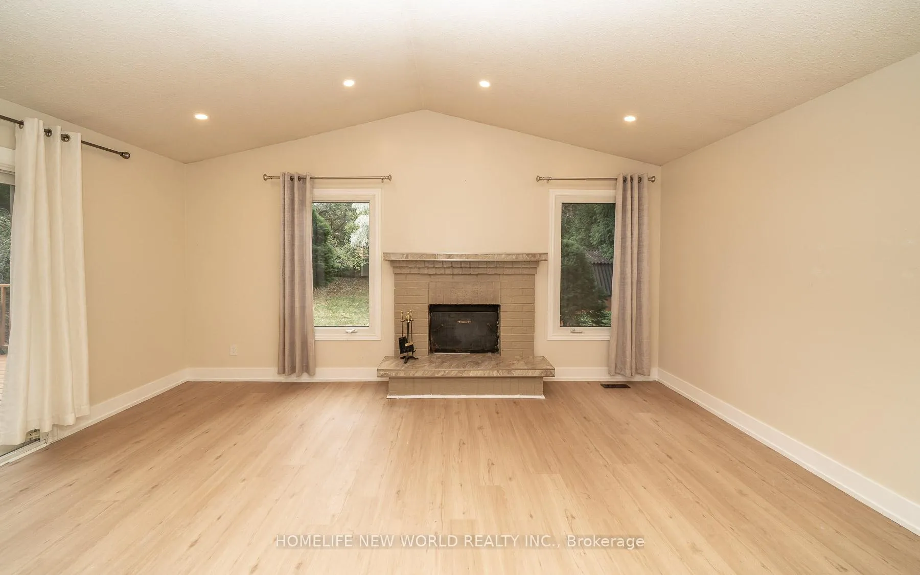 Photo 16 of 296 John Bowser Crescent, Newmarket, Glenway Estates — HOMEH